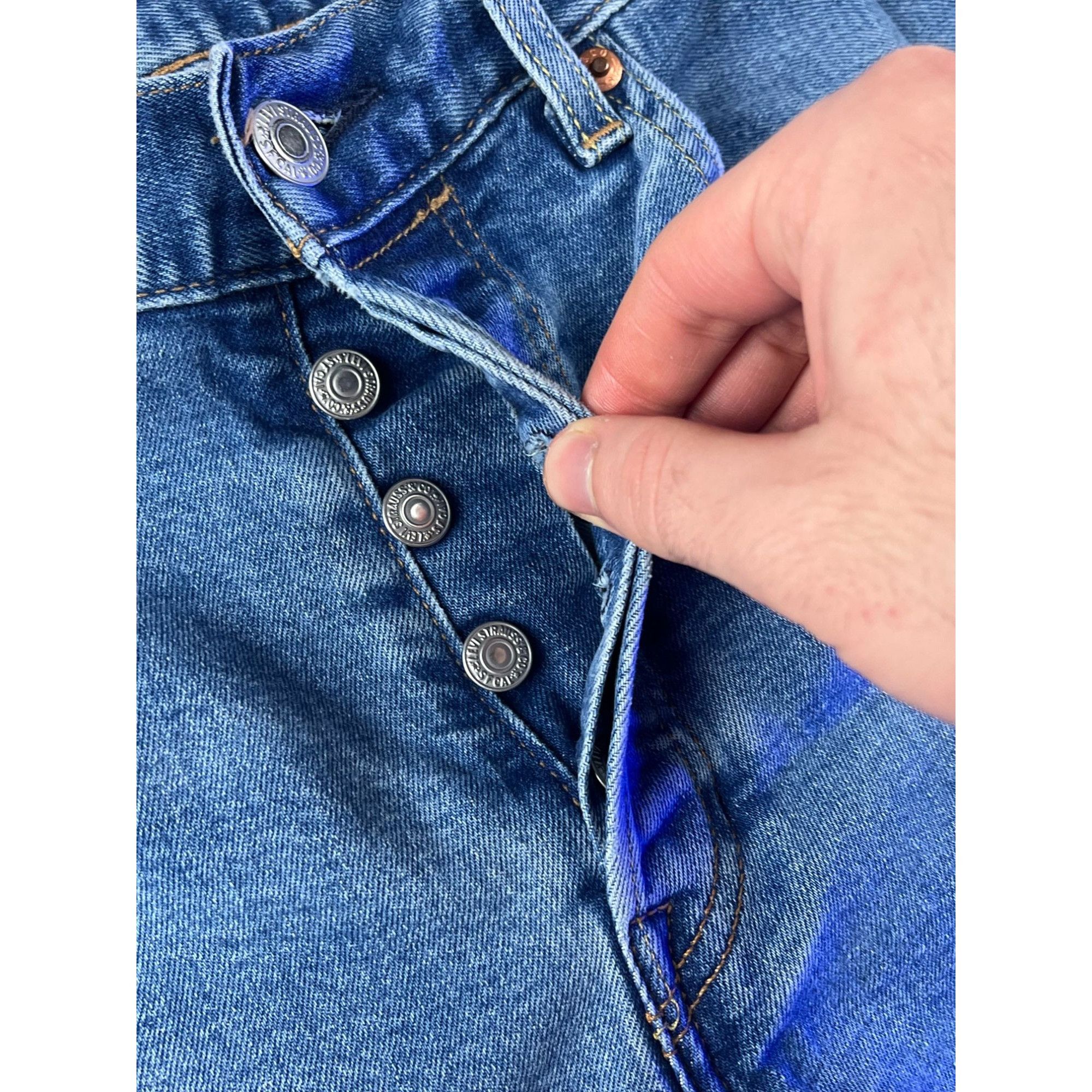 Levi's × Vintage Levis 501 Light Blue Denim Button-Fly Jeans W32 Size US 32 / EU 48 - 5 Thumbnail