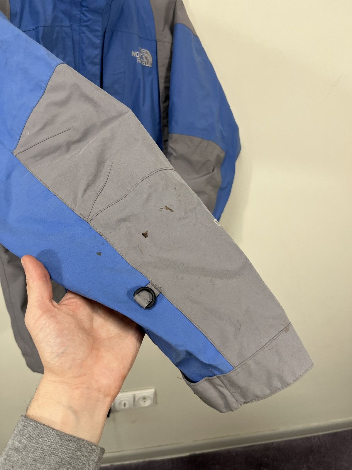 The North Face Vintage The North Face Gore-Tex Nylon Hooded Outdoor Jacket Size US L / EU 52-54 / 3 - 14 Thumbnail