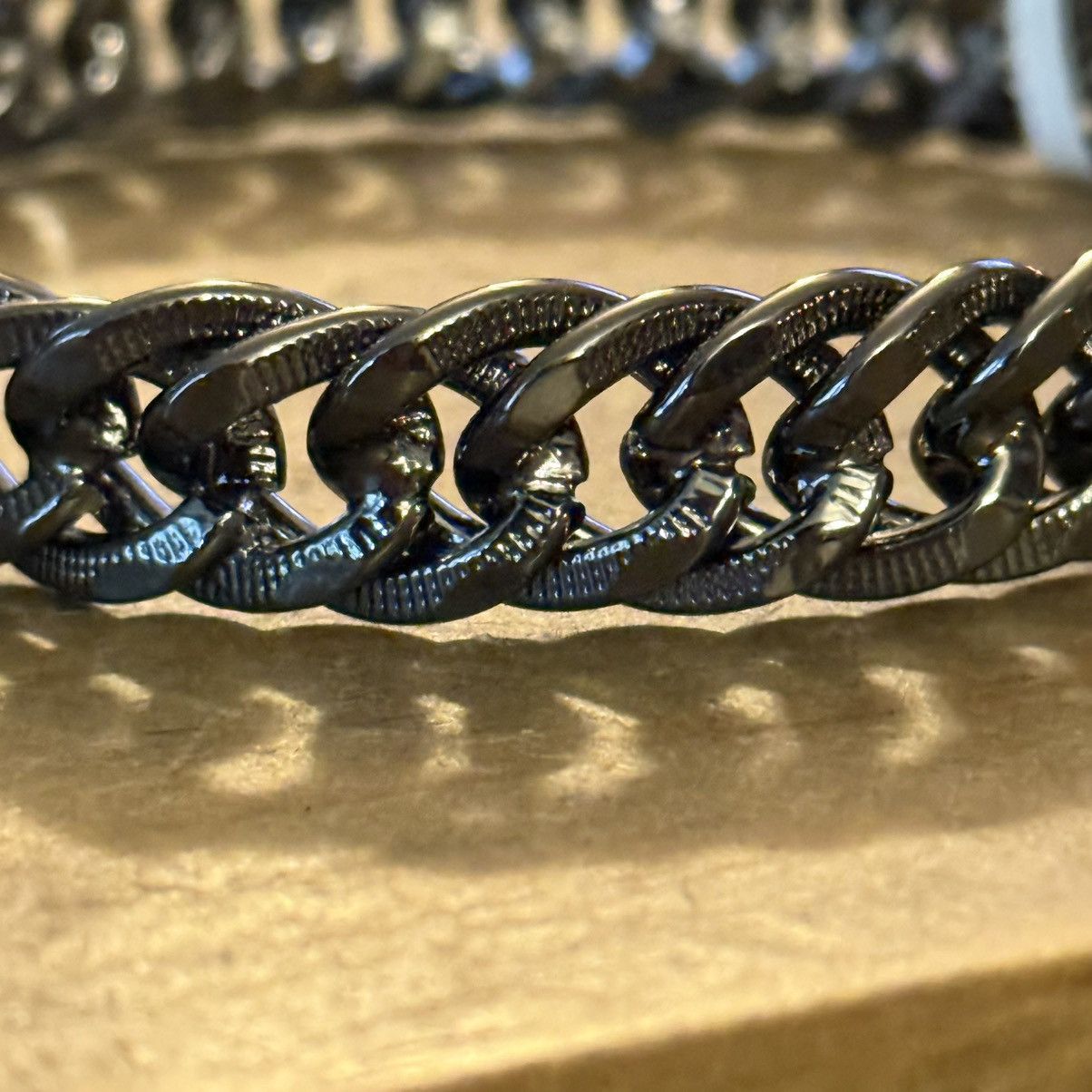 Banana Republic Banana Republic gunmetal cut link chain bangle bracelet Size ONE SIZE - 2 Thumbnail