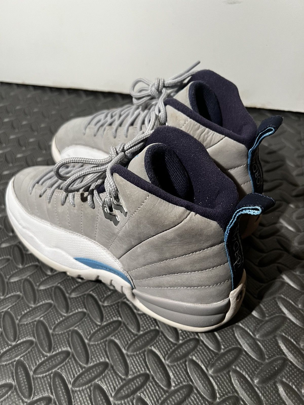 Jordan Brand CLEAN Air Jordan 12 Retro Wolf Grey size 7 Shoes Size US 7 / EU 40 - 4 Thumbnail