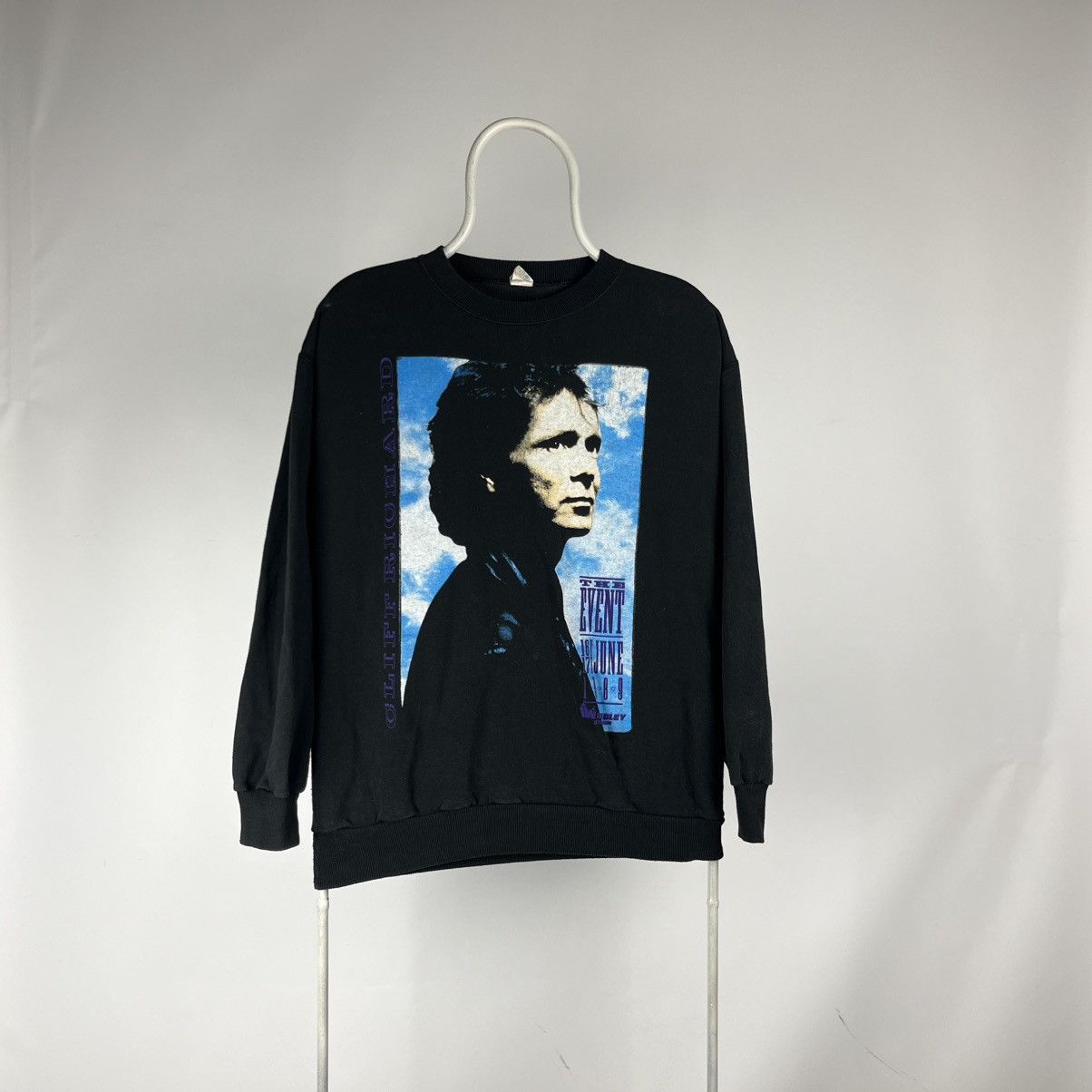 Band Tees Cliff Richard The Event 1989 Black Merch Sweatshirt Size M Size US M / EU 48-50 / 2 - 1 Thumbnail