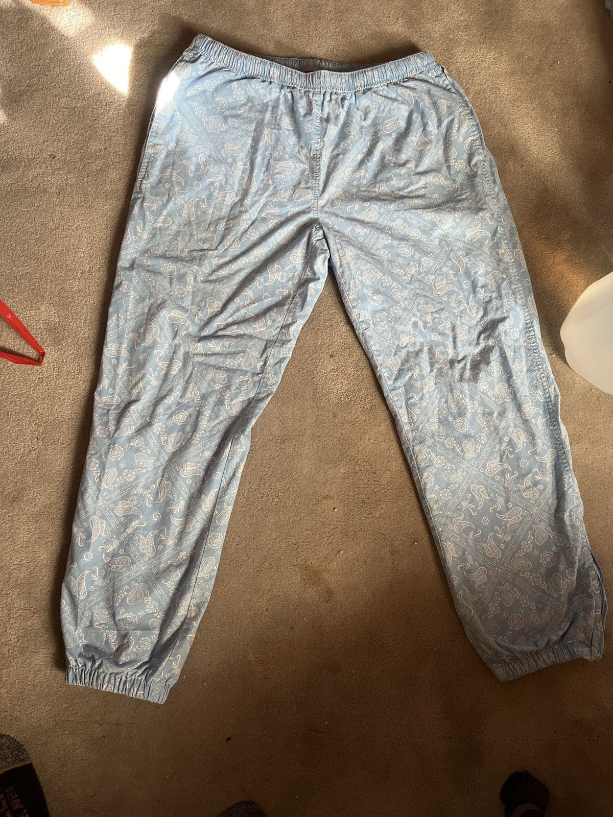 Supreme Blue bandanna supreme sweatpants Size US 32 / EU 48 - 6 Thumbnail