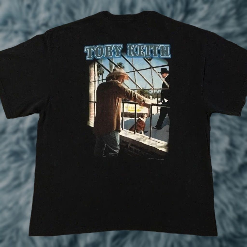 Vintage VINTAGE Toby Keith I Love This Bar Faded Shirt 2XL Black Concert Tour 90s Grunge Rock Western Music Mens T-Shirt Size US XXL / EU 58 / 5 - 1 Thumbnail