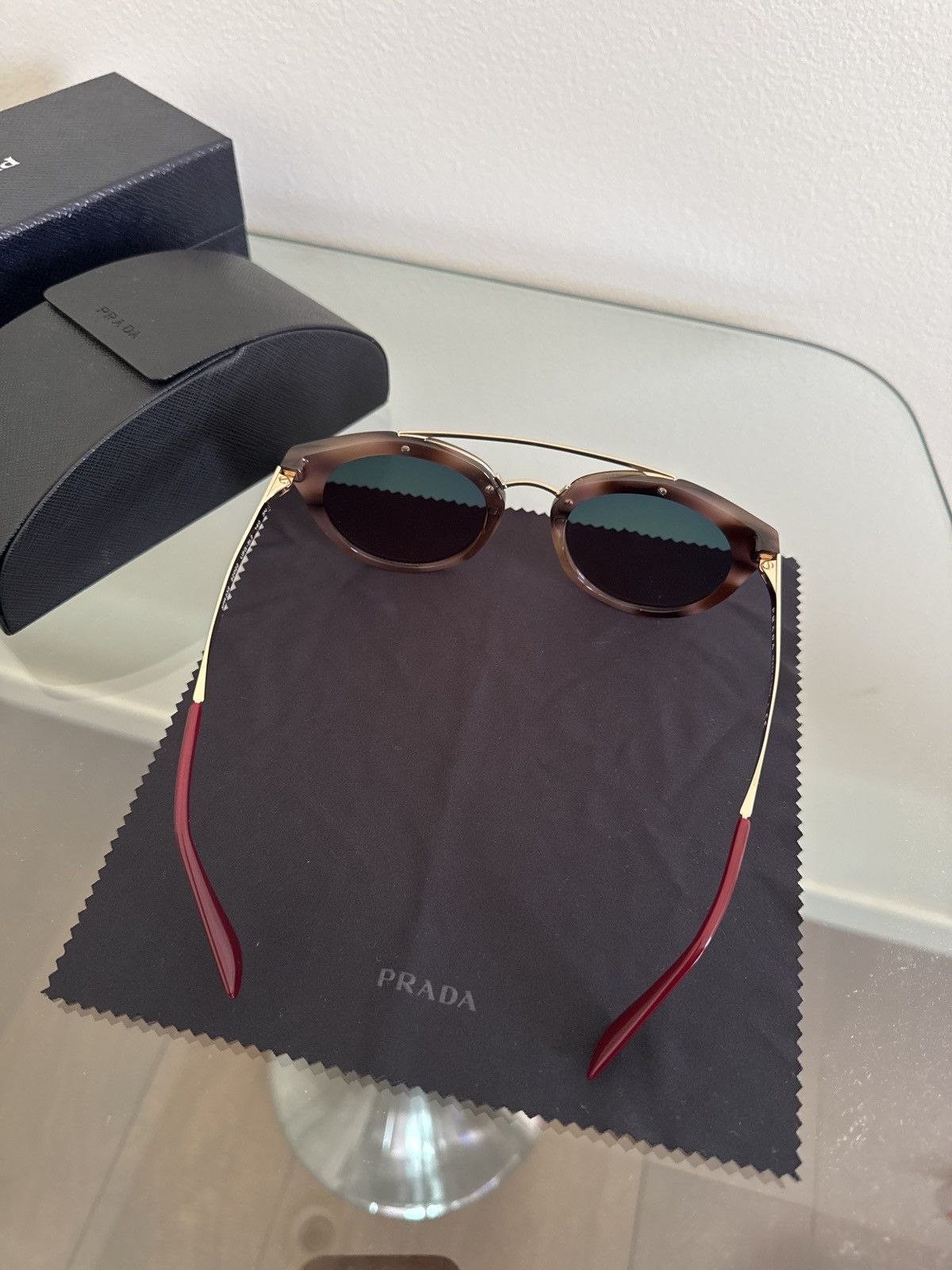 Prada Prada Sunglasses Size ONE SIZE - 4 Thumbnail