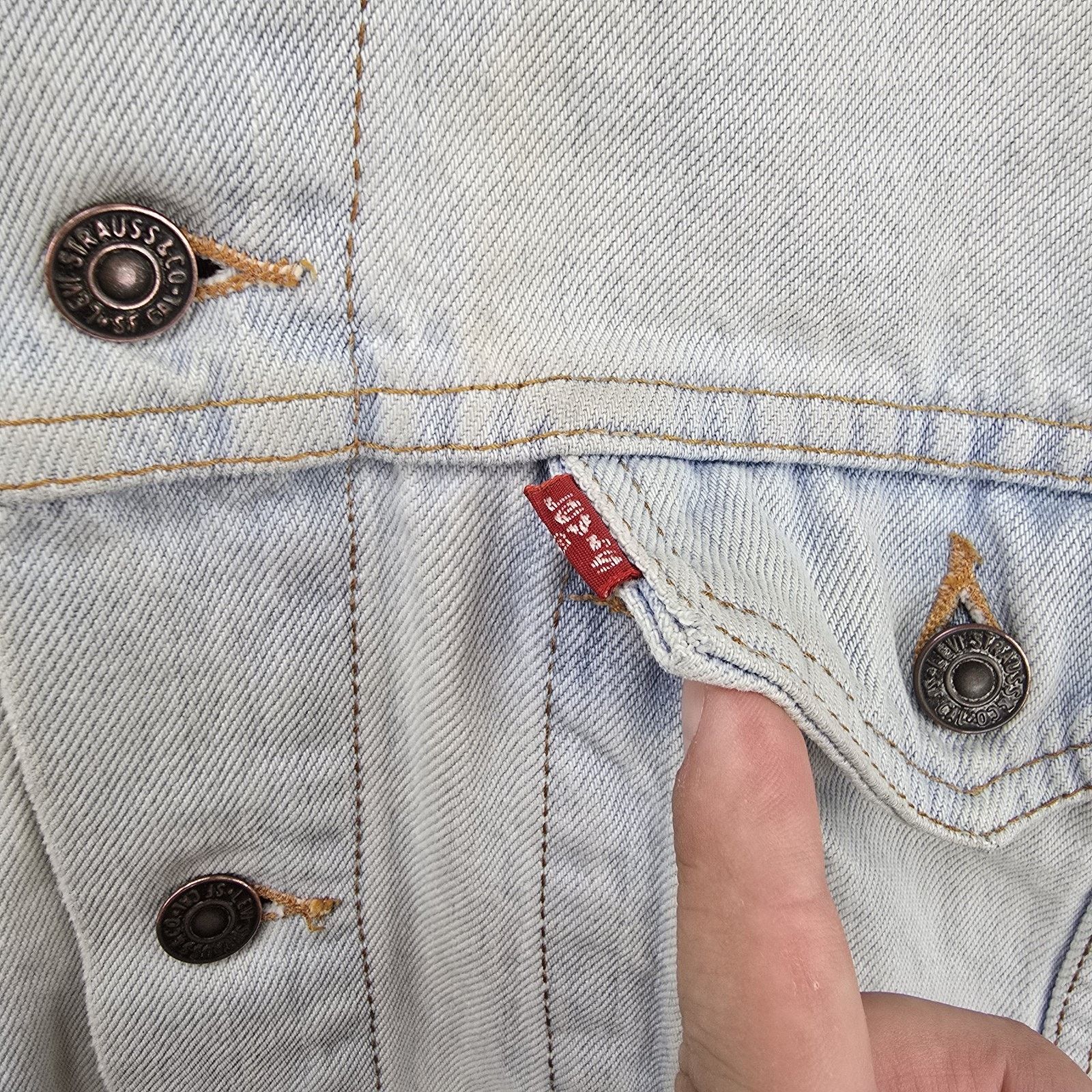 Levi's Vintage Levis Denim Trucker Jacket Large 70506-0217 Thrashed Size US L / EU 52-54 / 3 - 5 Thumbnail