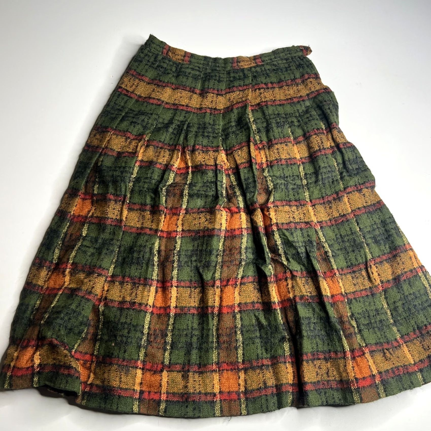 Vintage VINTAGE 1940s Wool Plaid Skirt UNIONMADE ACWA Falcon Zipper USA Wool Pattern Plaid Skirt AS-IS Women/Men? Size 28" / US 6 / IT 42 - 5 Thumbnail