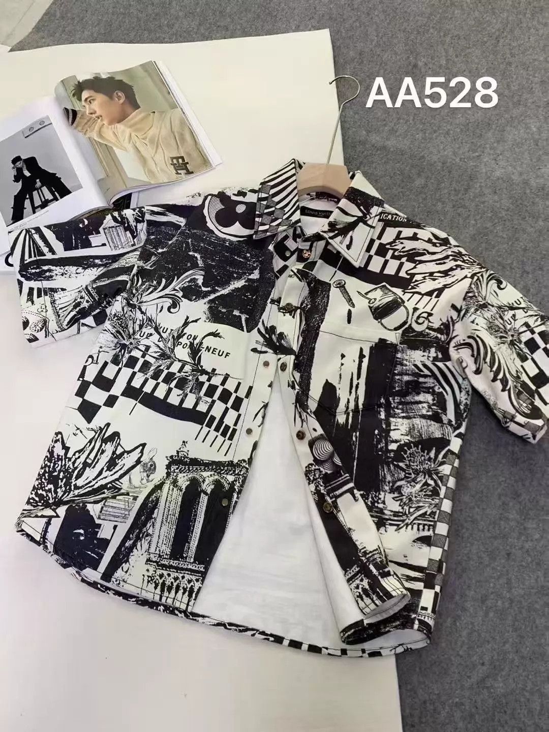Louis Vuitton Black and White Graphic Short Sleeve Shirt Size US L / EU 52-54 / 3 - 1 Thumbnail