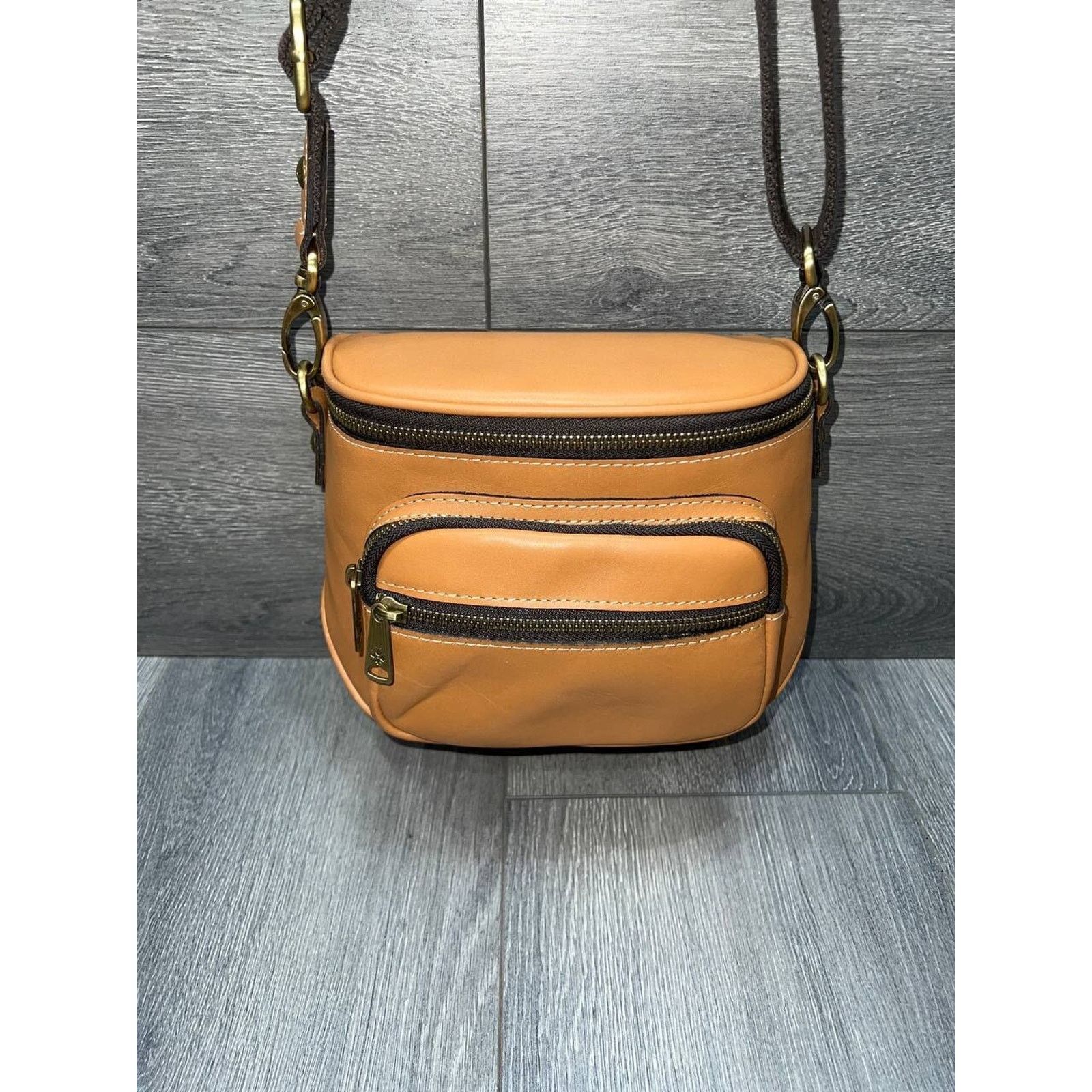 Patricia Nash Patricia Nash Leather Camera Crossbody Bag Hazelnut A648580 Size ONE SIZE - 8 Thumbnail
