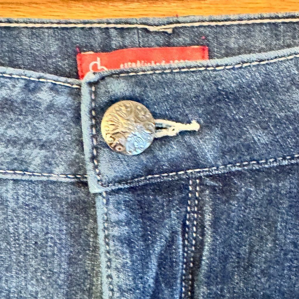Other Dressbarn Women's Size 12 Dark Wash Straight Capri Jea Size 34" / US 12 / IT 48 - 4 Thumbnail