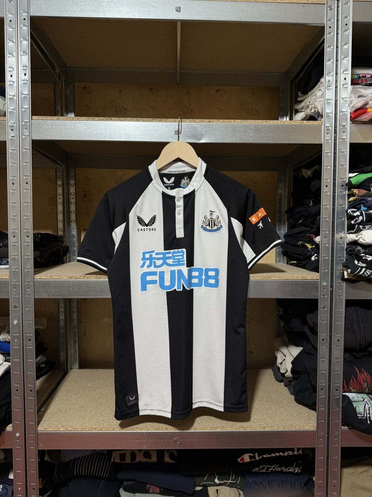Castore × Vintage Rare Castore Newcastle United 2021 2022 Home Soccer Jersey Size US S / EU 44-46 / 1 - 1 Thumbnail
