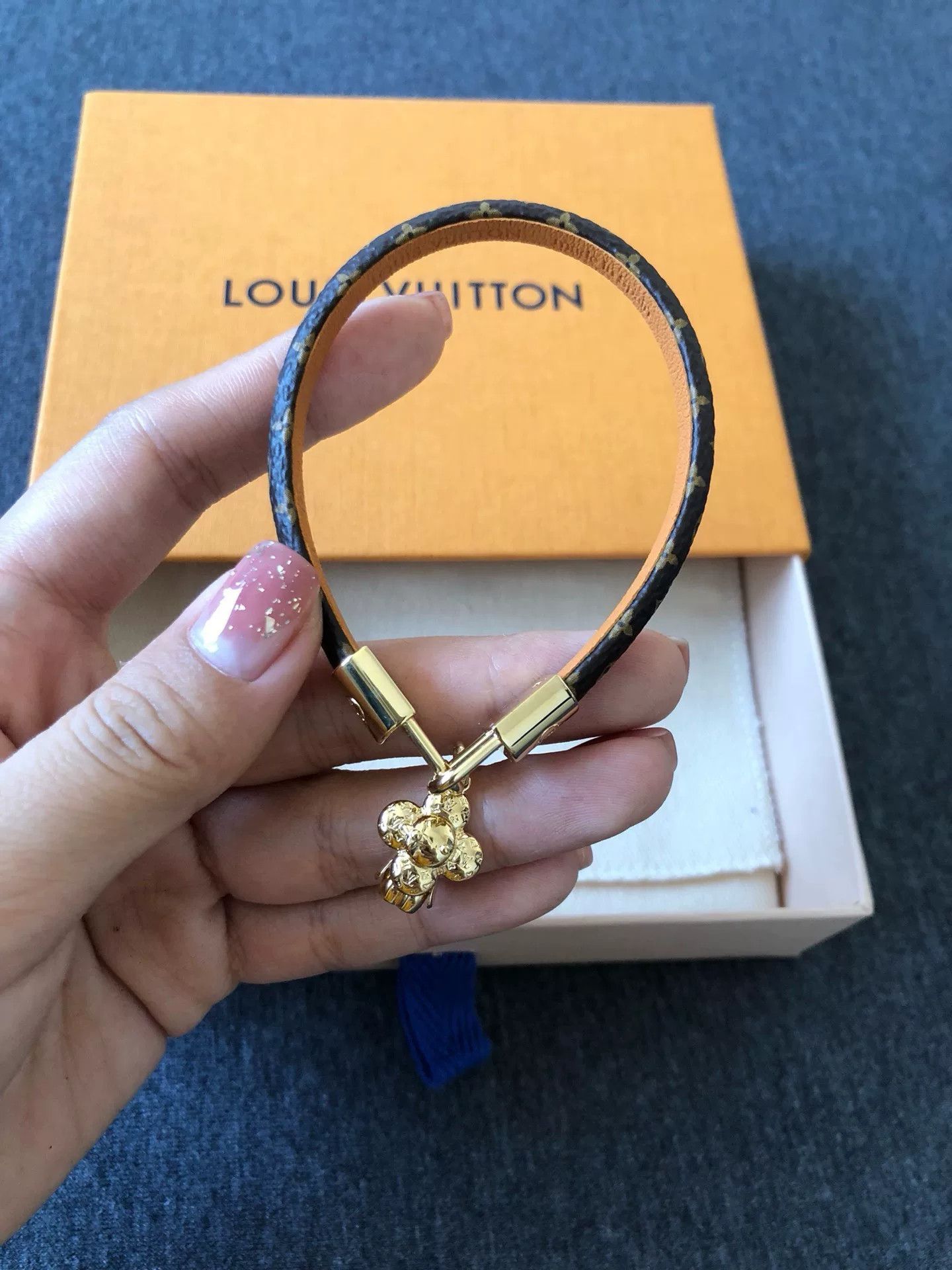 Louis Vuitton LV Monogram Vivan Bracelet Sunflower Size ONE SIZE - 1 Thumbnail