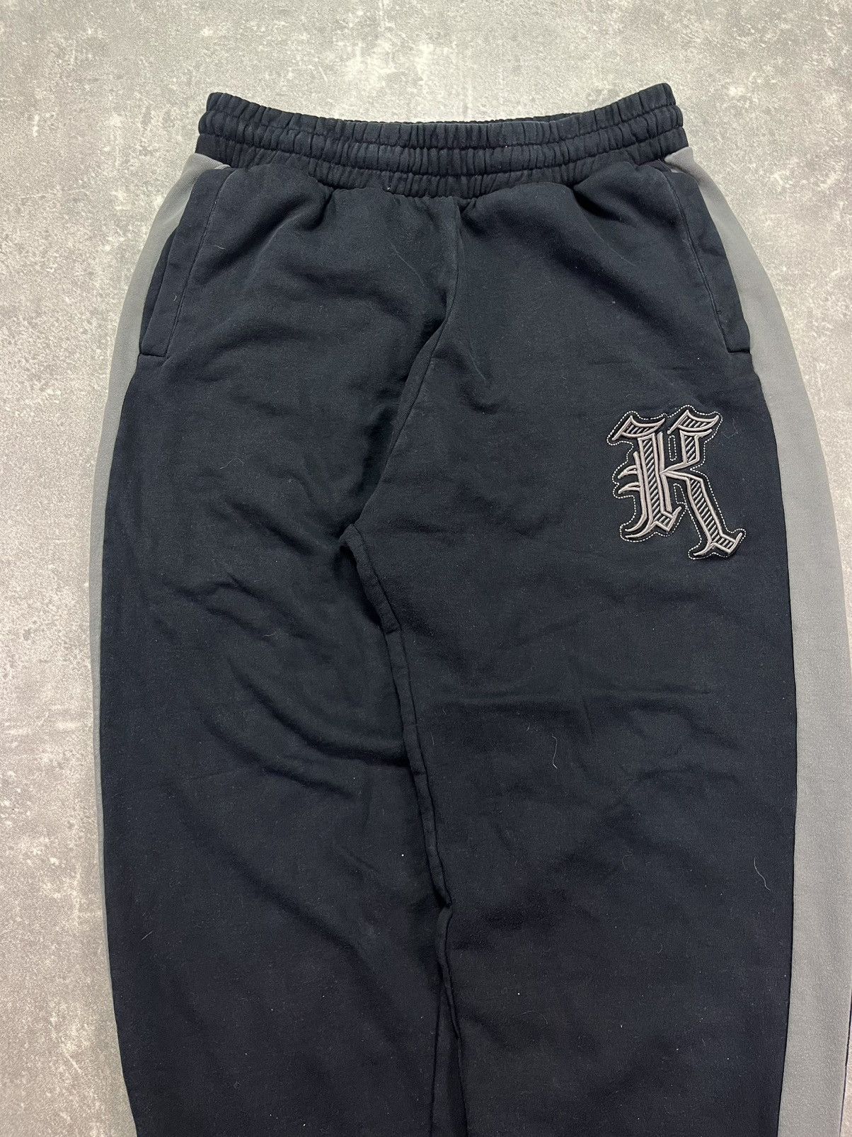 Karl Kani Karl Kani Vintage Embroidered Printed Baggy Sweatpants L Size US 34 / EU 50 - 3 Thumbnail