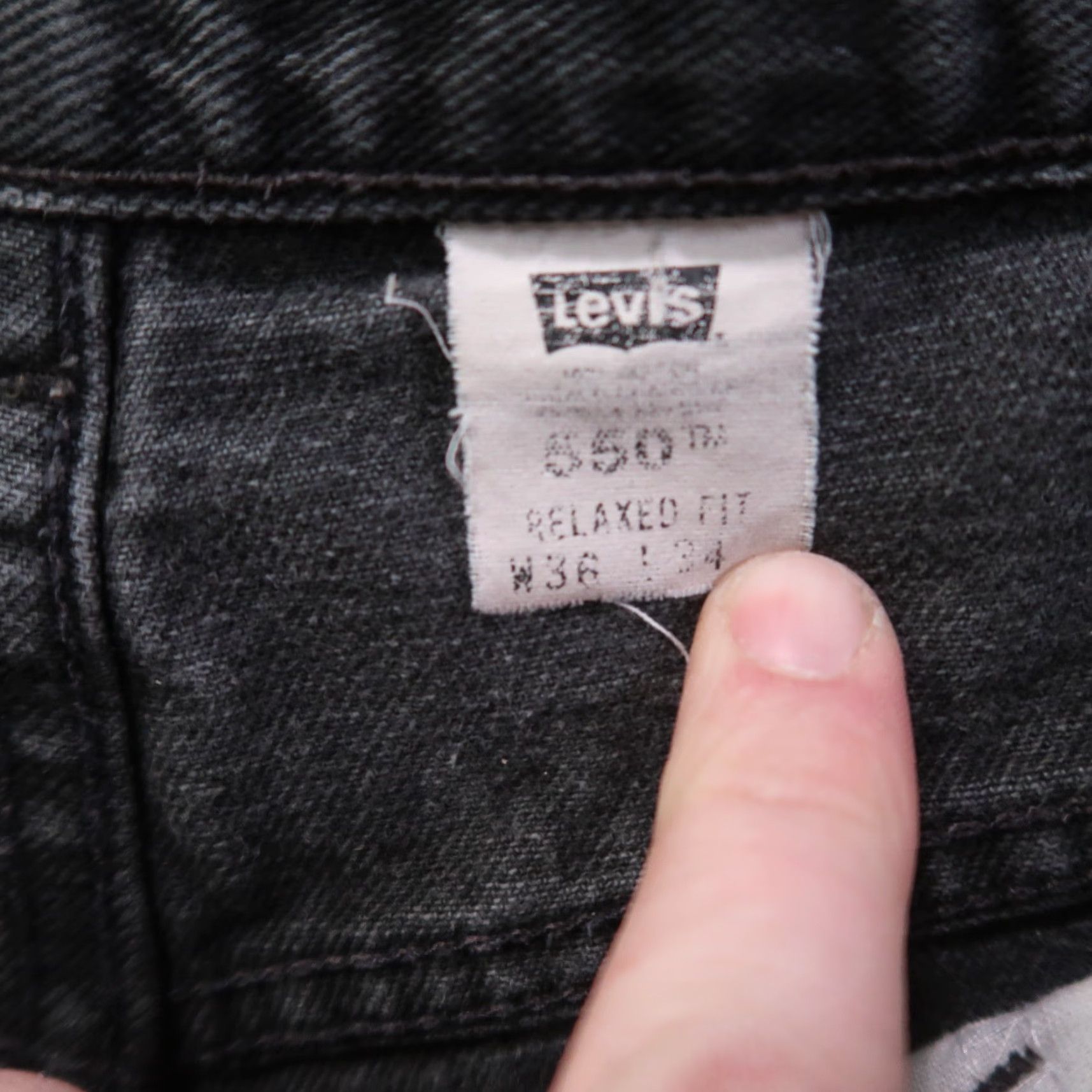 Levi's VINTAGE Levi's 550 Jeans Men's 36x34 Black Denim Relaxed Tapered 5-Pocket USA 2001 MEXICO Mens Size US 36 / EU 52 - 3 Thumbnail