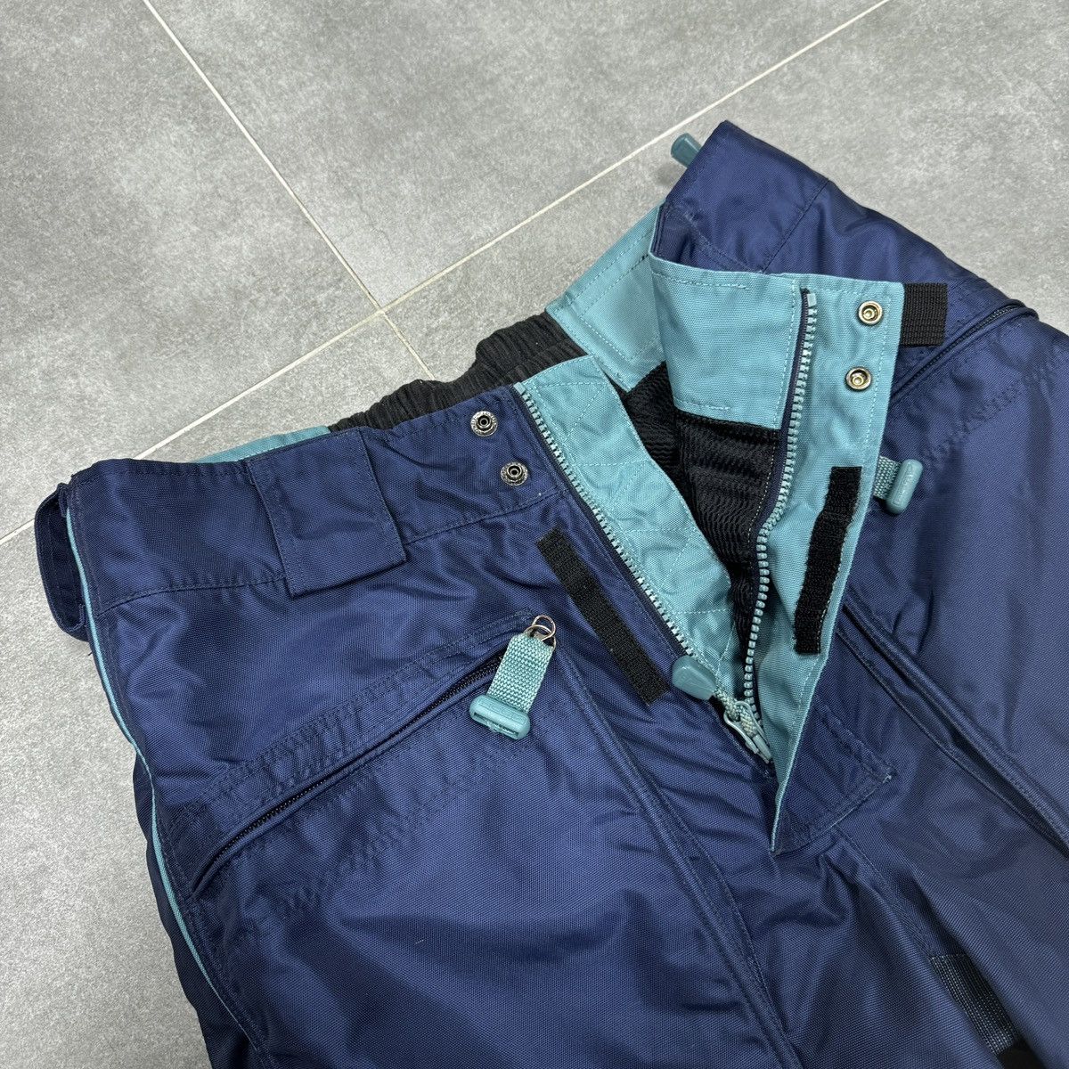 Nike ACG Vintage Nike ACG Full Side Zip Ski Snow Pants 90s Men Size US 30 / EU 46 - 13 Thumbnail