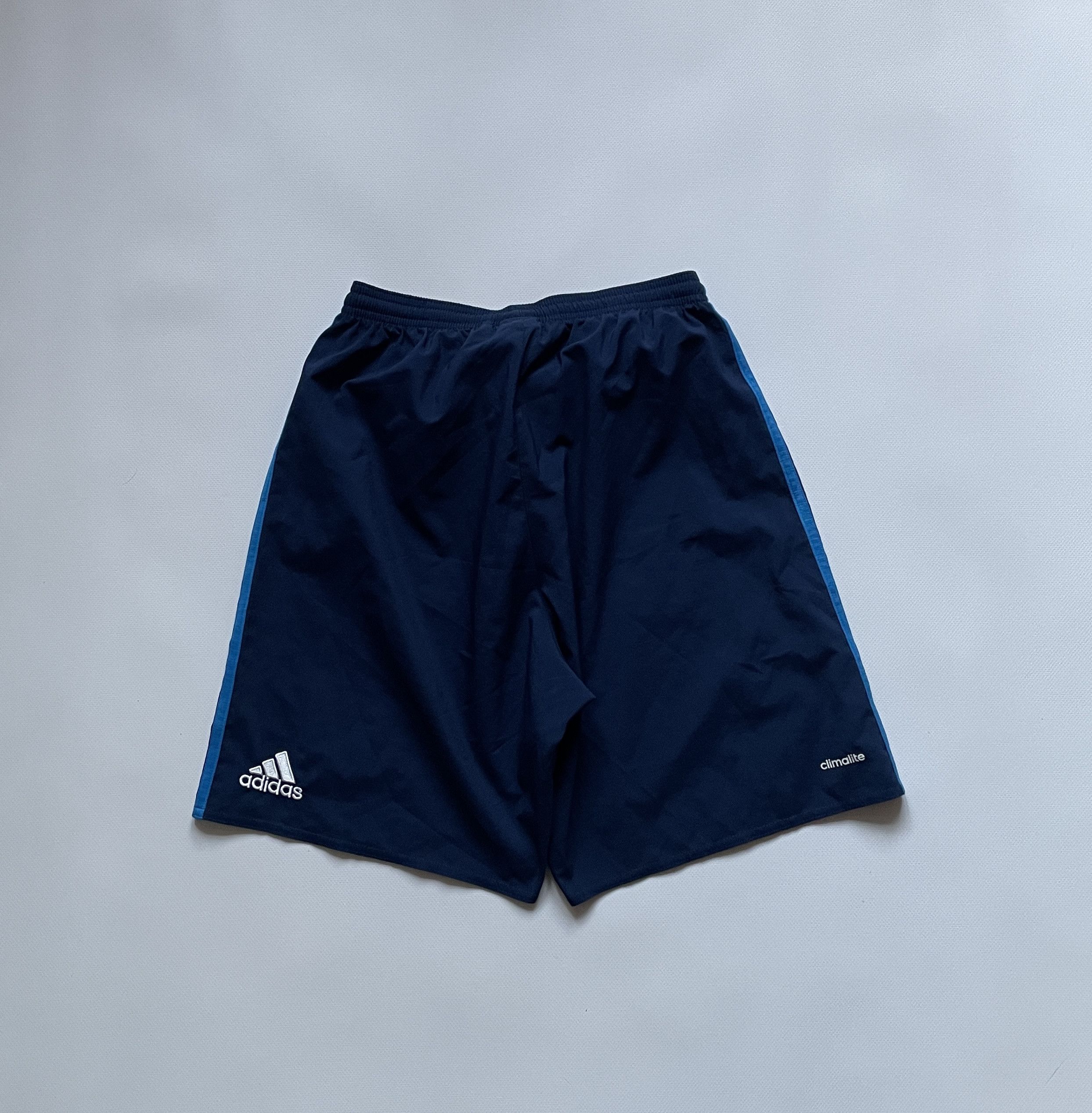 Adidas Vintage Real Madrid Shorts Football 2015 2016 Soccer Size US 30 / EU 46 - 2 Thumbnail