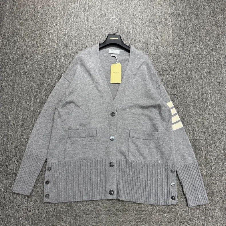 Thom Browne Thom Browne Four-stripe Wool Cardigan Size US XS / EU 42 / 0 - 1 Thumbnail