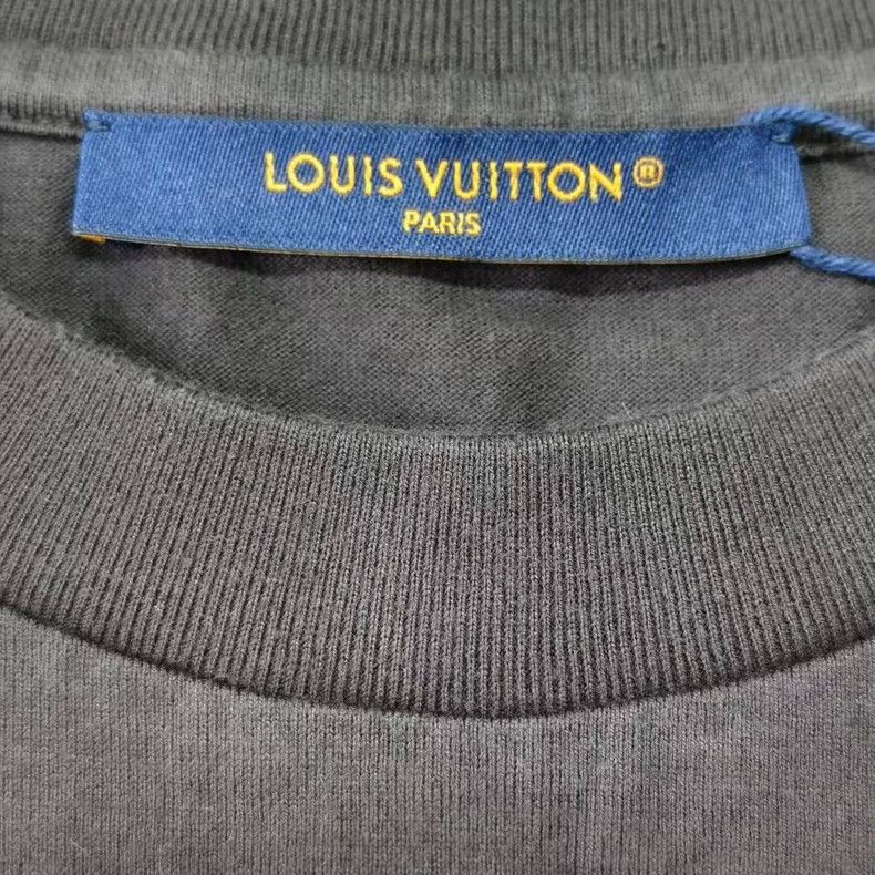 Louis Vuitton Louis Vuitton SS25 Men's Spring-Summer Collection Graphic Size US S / EU 44-46 / 1 - 3 Thumbnail