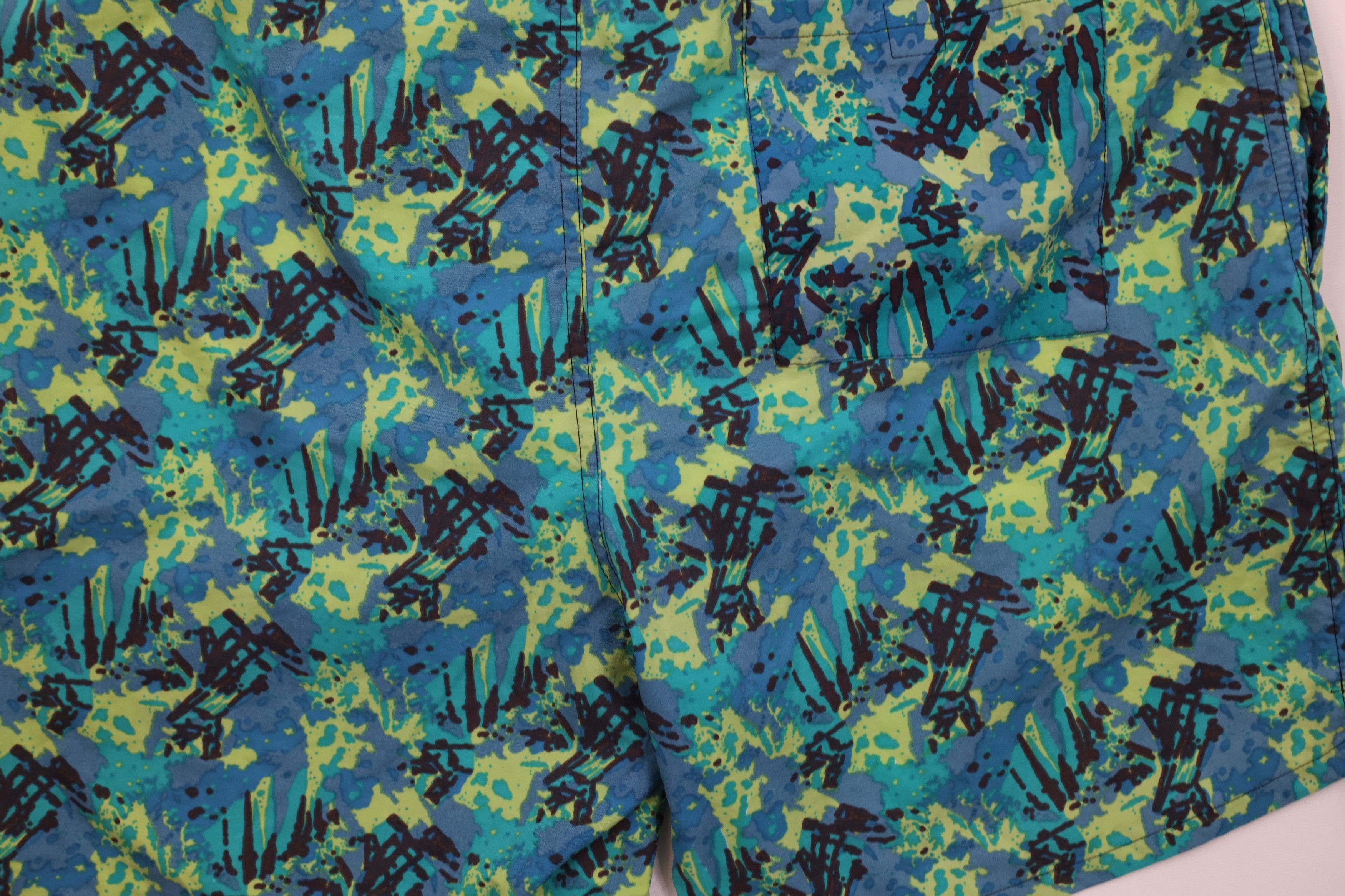 Vintage Vintage 90s Streetwear Paint Splatter Lined Shorts Trunks Size US 34 / EU 50 - 11 Thumbnail