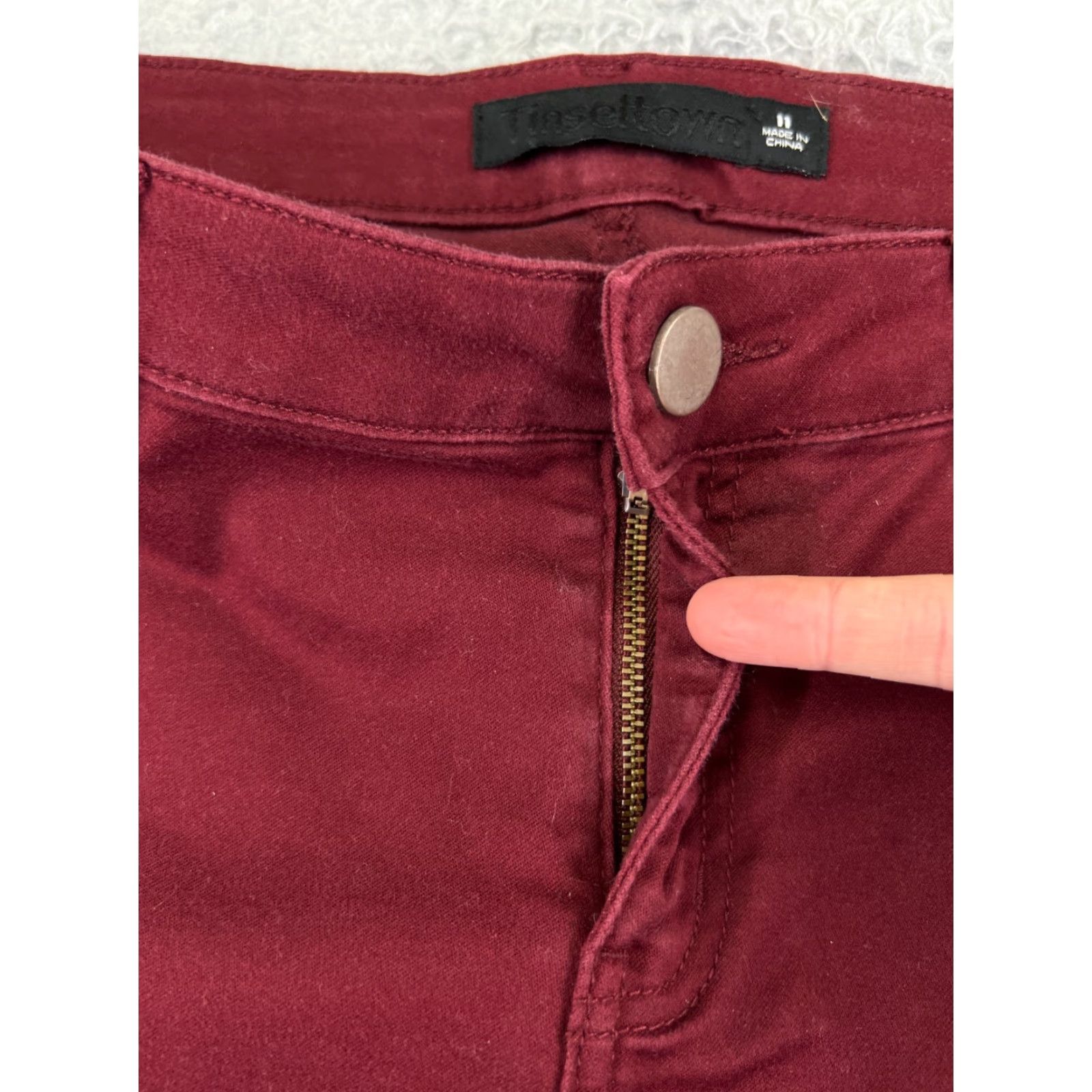 Vintage Tinseltown Red Denim Jeans Skinny Mid Rise 30x27 Womens 11 Cotton Blend 5-Pocket Design Logo Embroidered Button Zip Casual Classic Designer American Size 32" / US 10 / IT 46 - 5 Thumbnail
