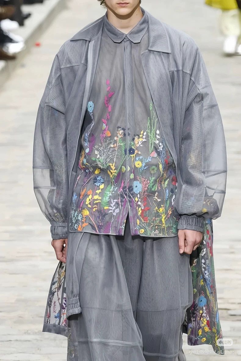 Louis Vuitton Louis Vuitton Floral embroidered beekeeping grey mesh 2-wa Size US M / EU 48-50 / 2 - 9 Thumbnail
