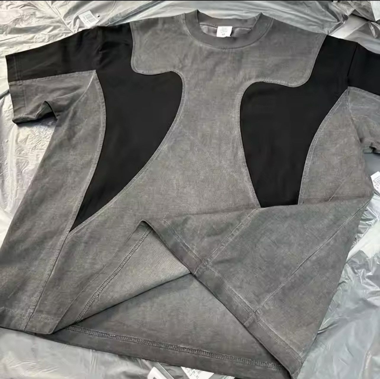 Japanese Brand Grey Patchwork T Shirt Size US L / EU 52-54 / 3 - 3 Thumbnail