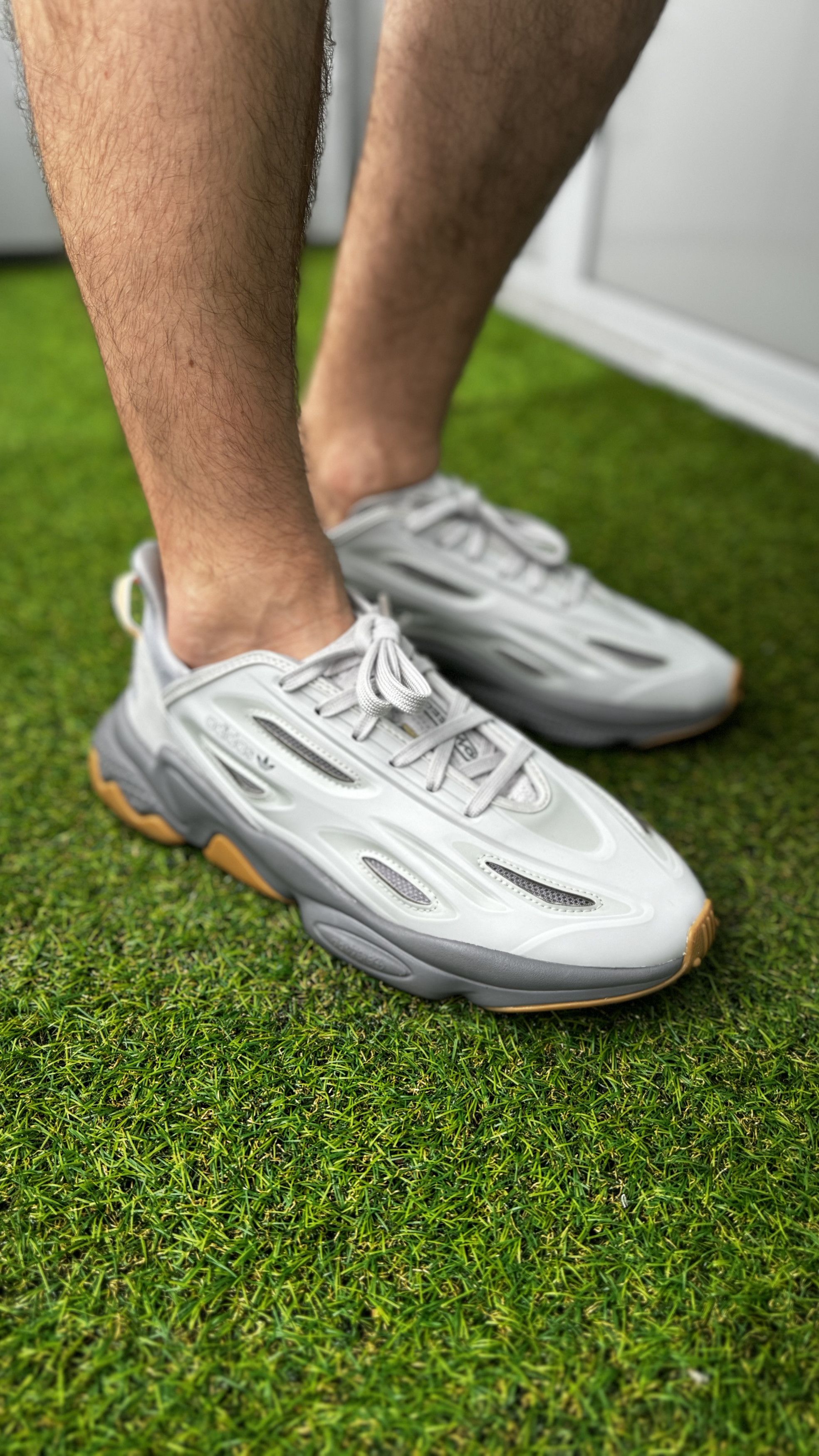 Adidas Adidas Ozweego Celox Size US 10.5 / EU 43-44 - 6 Thumbnail