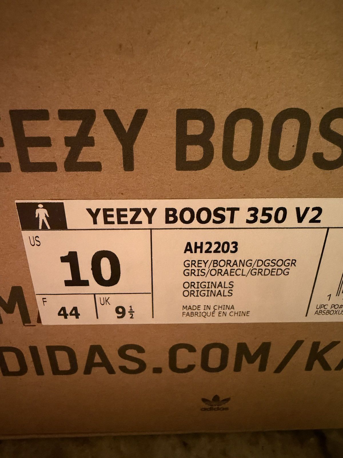 Yeezy Adidas Yeezy Boost 350 V2 Beluga 2.0 Size US 10 / EU 43 - 8 Thumbnail