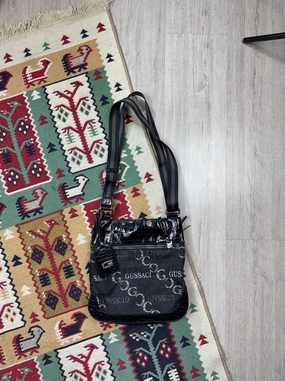 Japanese Brand × Vintage Vintage Guess Style Y2K Bag Size ONE SIZE - 1 Thumbnail
