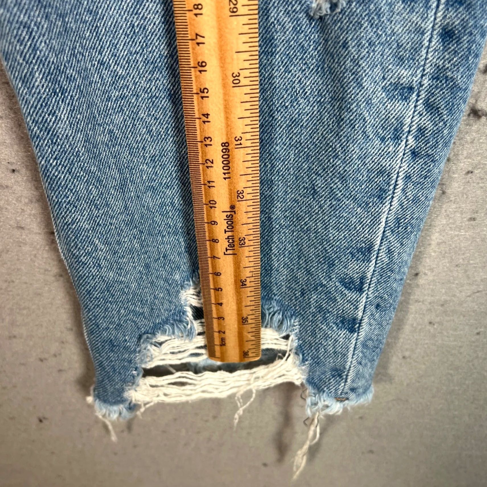 Zara ZARA Denim Jeans Distressed High-Waist 25" Inseam 25" Regular 2 Adult Womens Blue 90s Style Jeans Mens? Womens Size 26" / US 2 / IT 38 - 6 Thumbnail