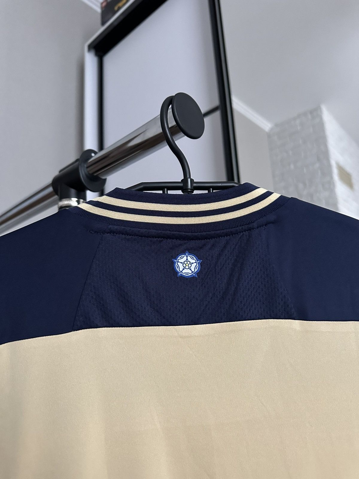 Macron 2013/2014 FC Leeds Macron Soccer Jersey T-Shirt Size US L / EU 52-54 / 3 - 10 Thumbnail
