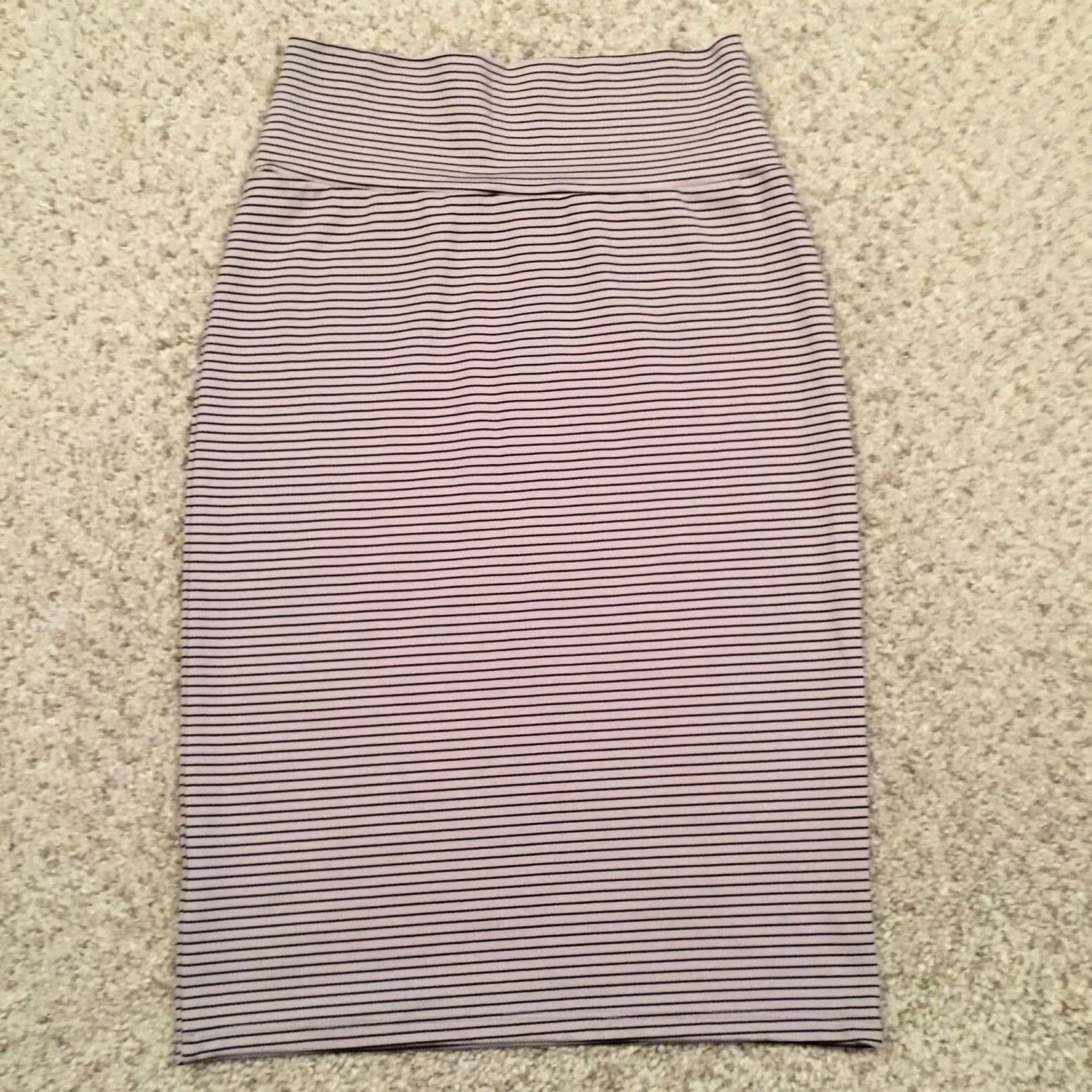 Vintage LuLaRoe Skirt XS Knee Length Gray Striped Unlined Pull On Women Casual Straight & Pencil Vintage No Size 26" / US 2 / IT 38 - 6 Thumbnail