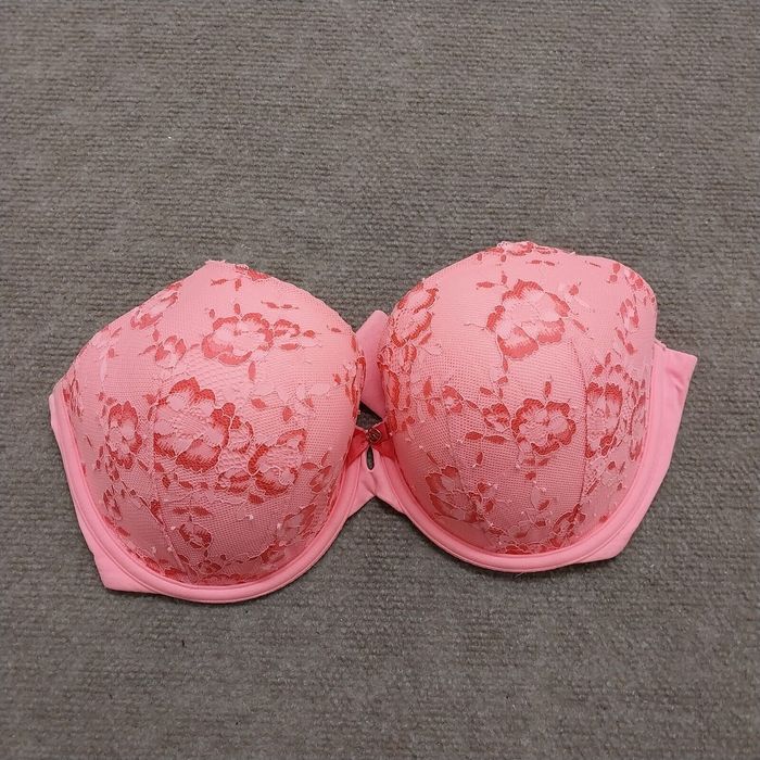 Victoria's Secret Victoria's Secret Body by Victoria Size 38D Pink