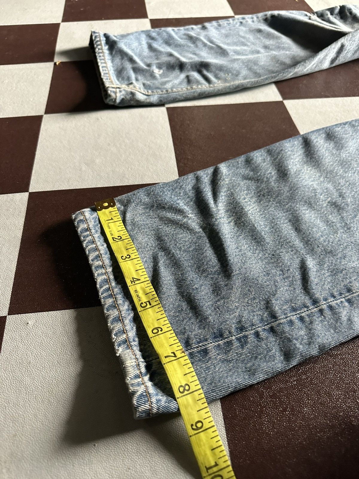 Levi's Vintage Levi’s 501 top button 552 light blue wash denim jean Size US 34 / EU 50 - 12 Thumbnail