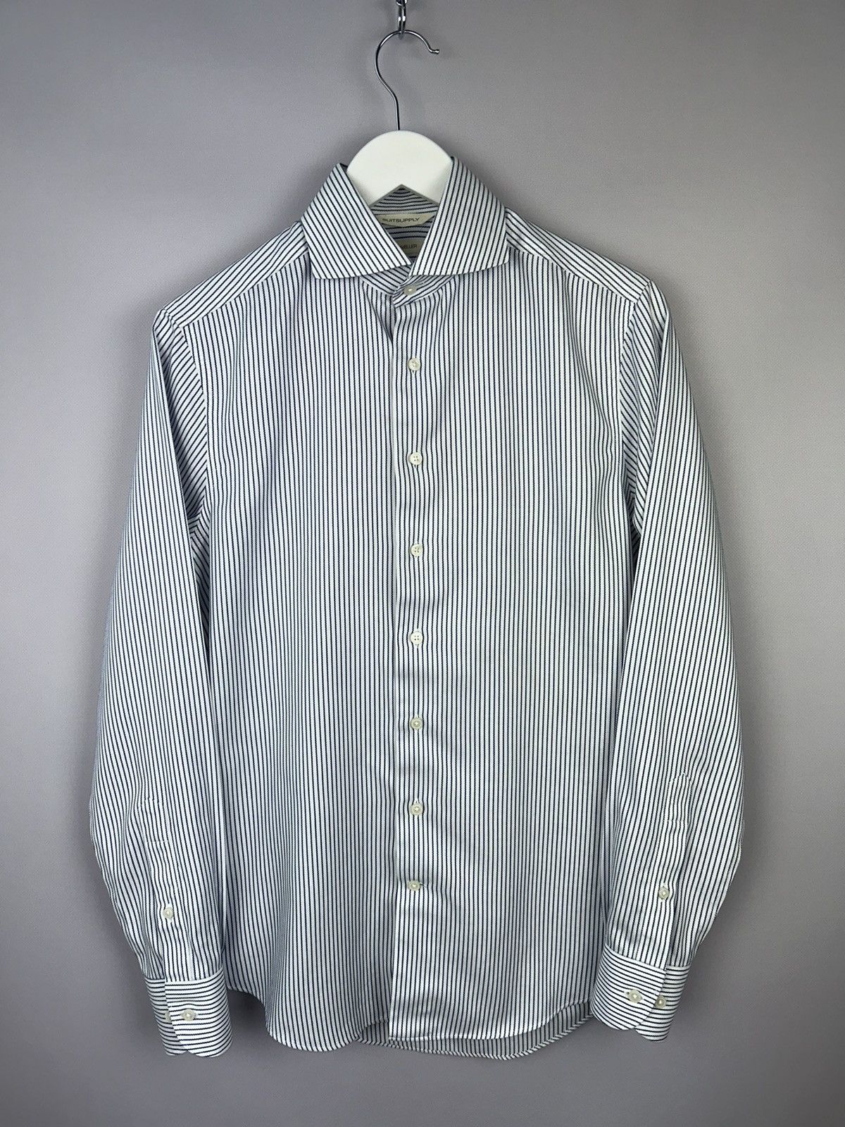 Designer × Suitsupply Suitsupply Traveller Striped White Blue Shirt Size 36/14 Size US S / EU 44-46 / 1 - 1 Thumbnail