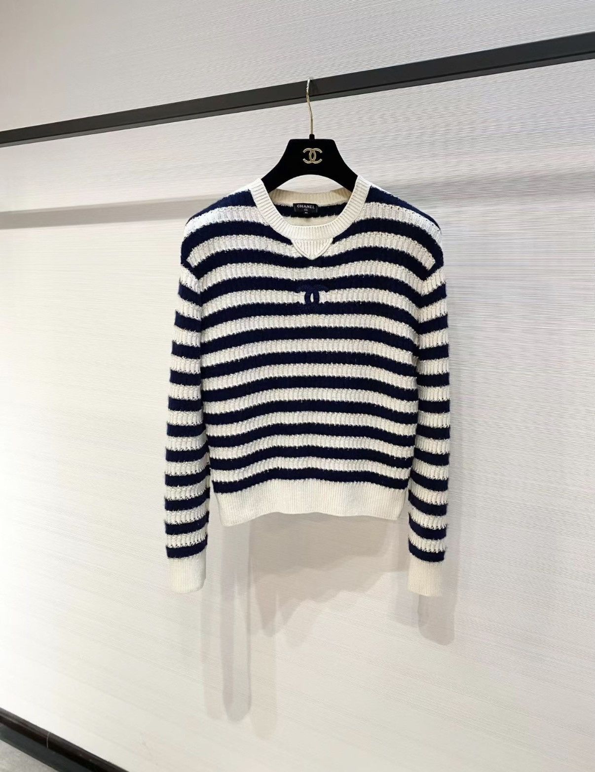 Chanel Chanel Classic Navy Blue Striped Sequin Cashmere Sweater J33 Size XS / US 0-2 / IT 36-38 - 1 Thumbnail