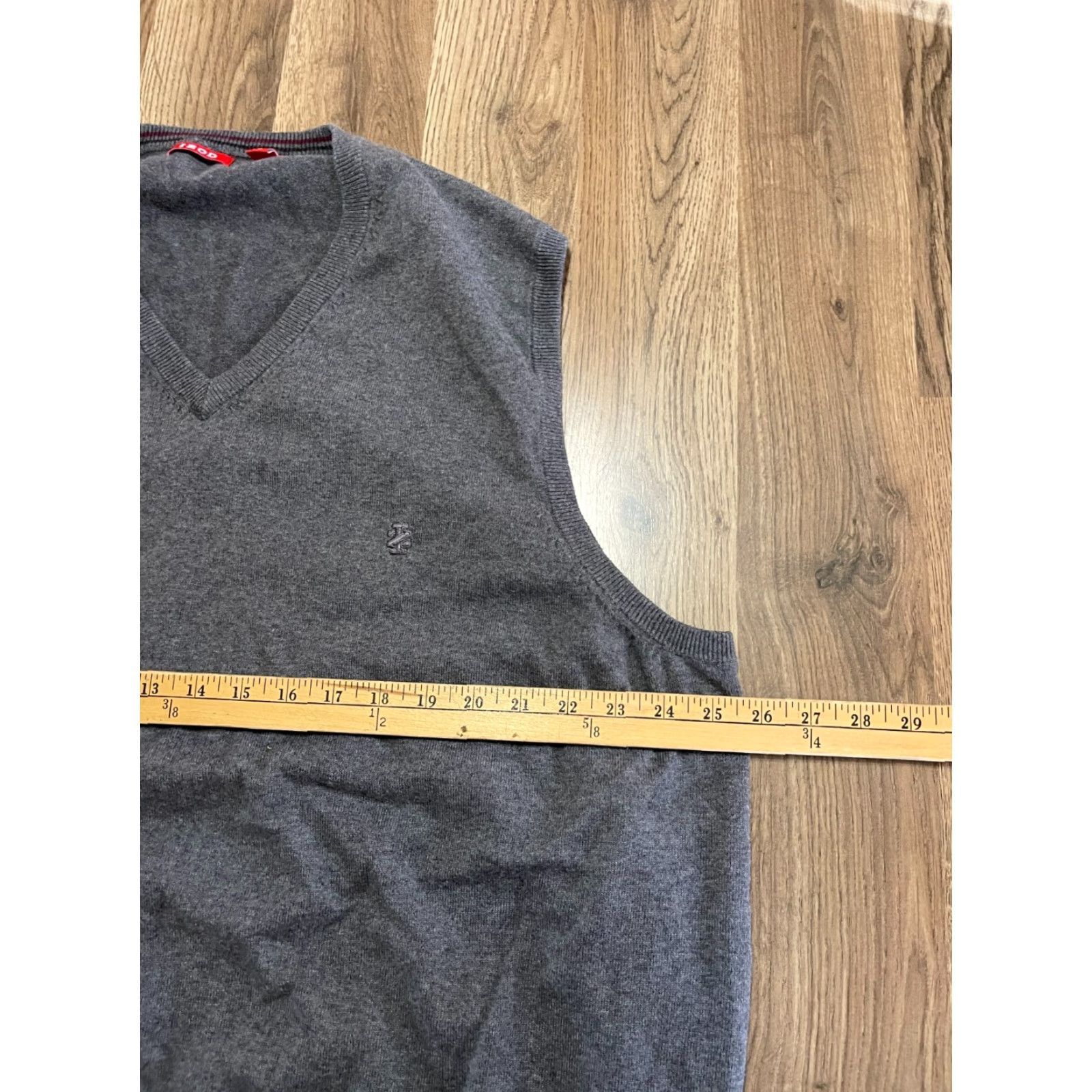 Izod IZOD Vest, Men's Sweater, Gray, Pullover, Sleeveless, V-Neck, Size M, Casual, Regular Fit, IZOD, Men’s, Vest, Gray, Sweater Size US M / EU 48-50 / 2 - 3 Thumbnail