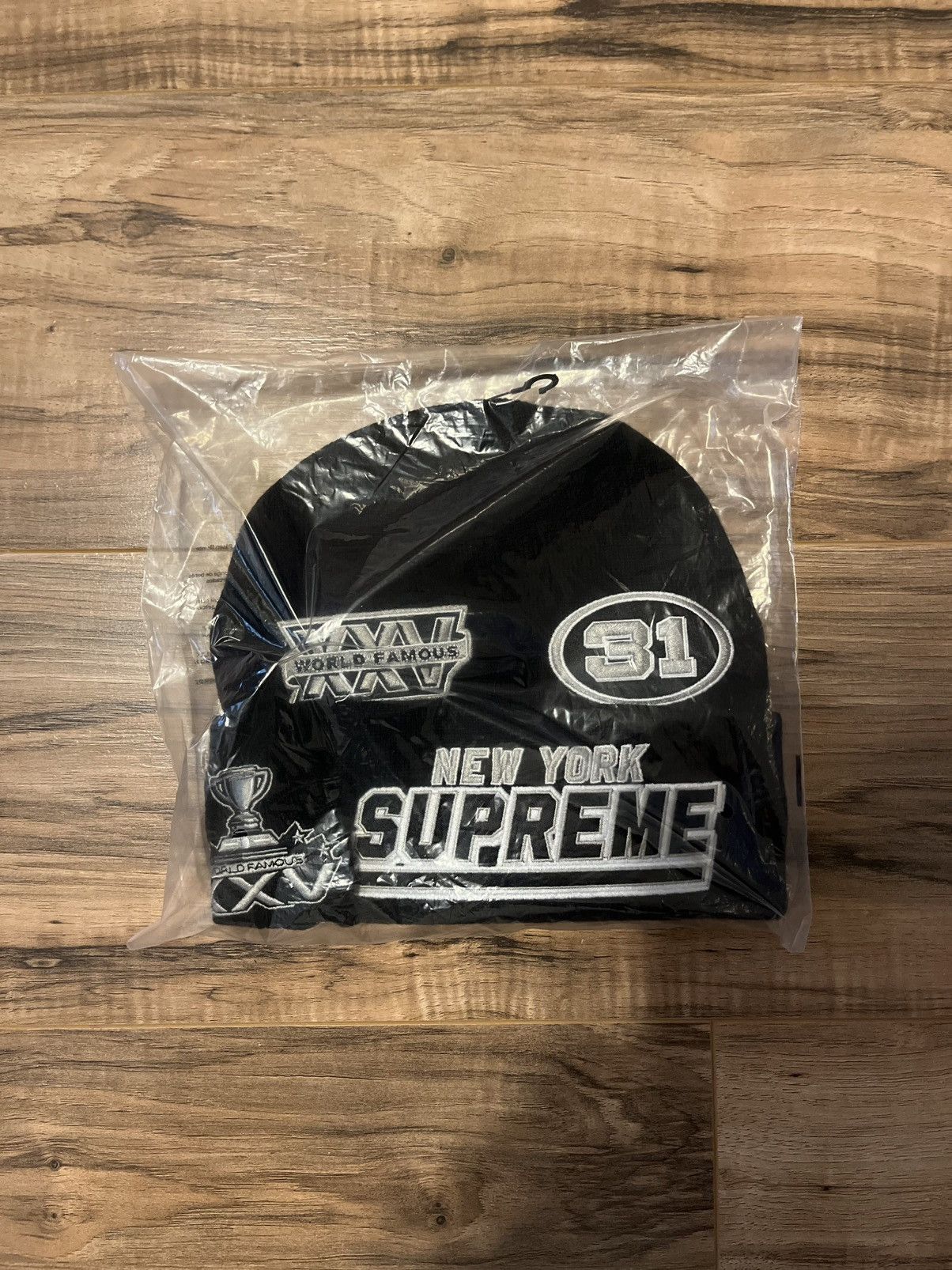 Supreme Supreme New Era Football Beanie Size ONE SIZE - 1 Thumbnail