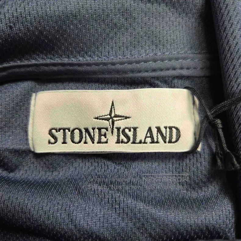Stone Island Stone Island Solid Color Single-breasted Hooded Long Sleev Size US XL / EU 56 / 4 - 4 Thumbnail