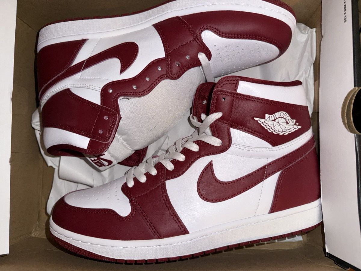 Jordan Brand Nike Air Jordan Retro 1 Artisanal Team Red NEW w/Xtra laces! Size US 11.5 / EU 44-45 - 6 Thumbnail