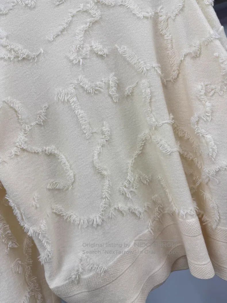 Dior Dior Beige three-dimensional feather cashmere sweater Size XS / US 0-2 / IT 36-38 - 2 Thumbnail