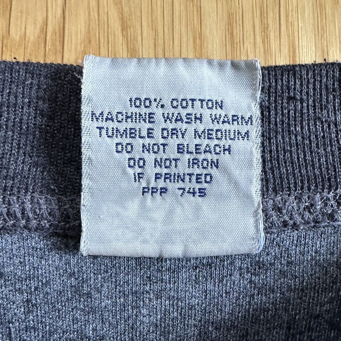 Levi's Vintage Clothing Levi’s Grey Vintage T-Shirt (L-XL) Size US L / EU 52-54 / 3 - 5 Thumbnail