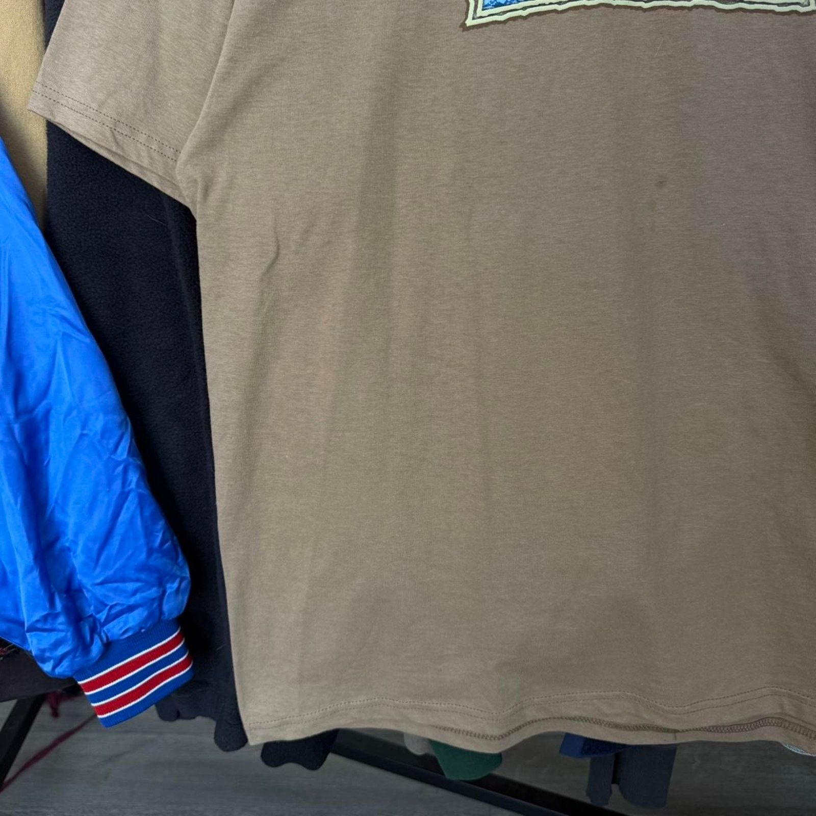Lee Vintage 90s Sea World Promo Shirt in Light Brown Size US XL / EU 56 / 4 - 4 Thumbnail