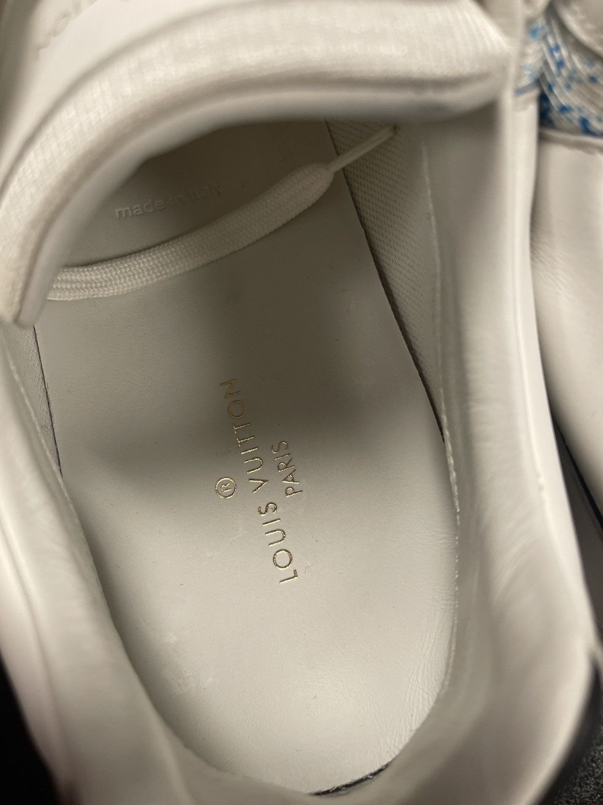 Louis Vuitton Size 10US/9LV - Louis Vuitton Run Away Sneaker White/Blue Size US 10 / EU 43 - 14 Thumbnail