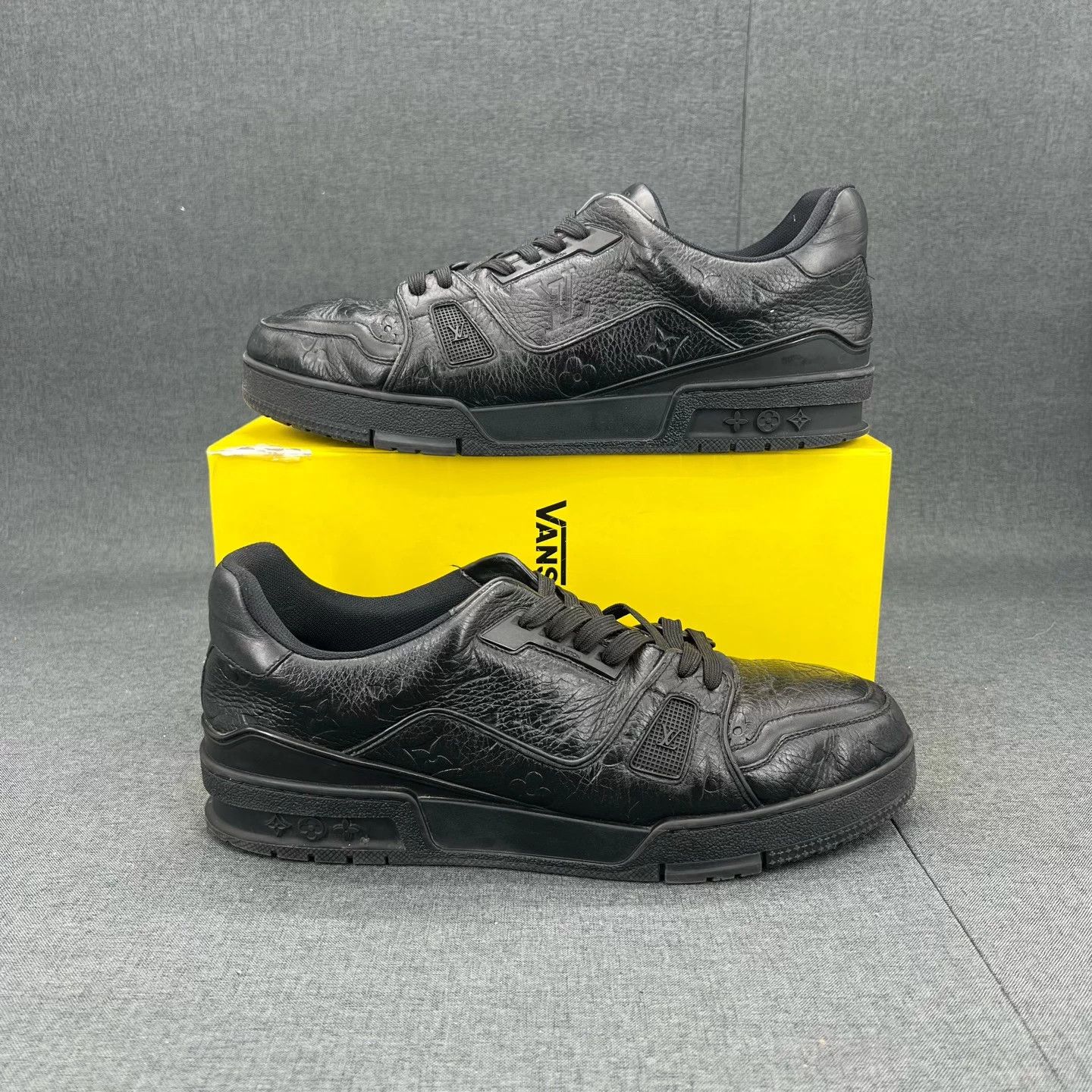Louis Vuitton LV Trainer Black Embossed Men's 9.5 Good Size US 9.5 / EU 42-43 - 2 Thumbnail