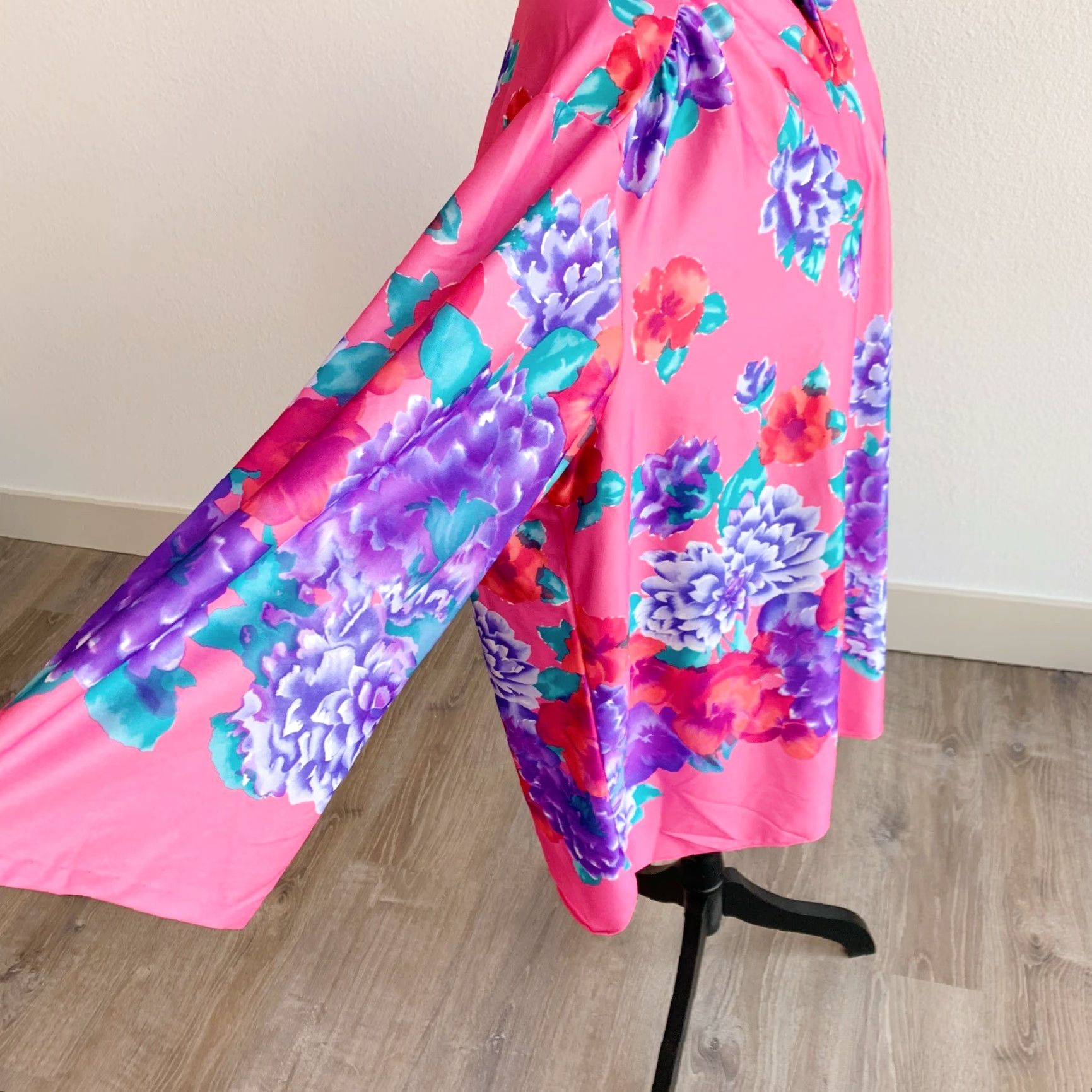 Vintage VINTAGE Granada Pink Floral Nightshirt Kaftan Muumuu Shirt Dress 2X XXL USA Size XXL / US 16-18 / IT 52-54 - 5 Thumbnail