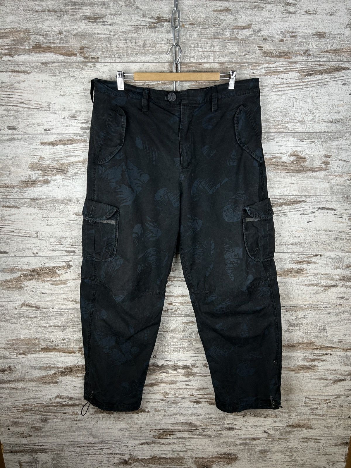 image of Mens Vintage Maharishi Cargo Pants Japanese Dragon Y2K in Navy/Black (Size 36)