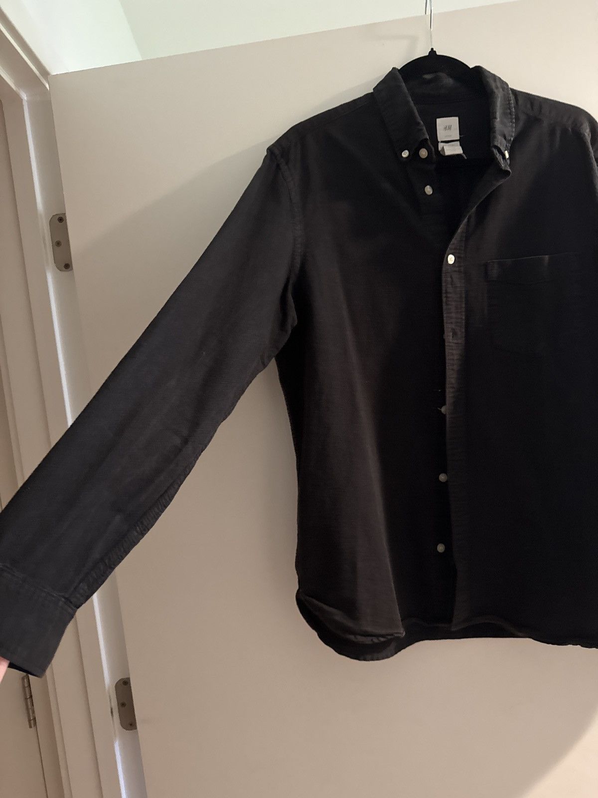 H&M Black H&M Long-Sleeve Button Up Size US L / EU 52-54 / 3 - 4 Thumbnail