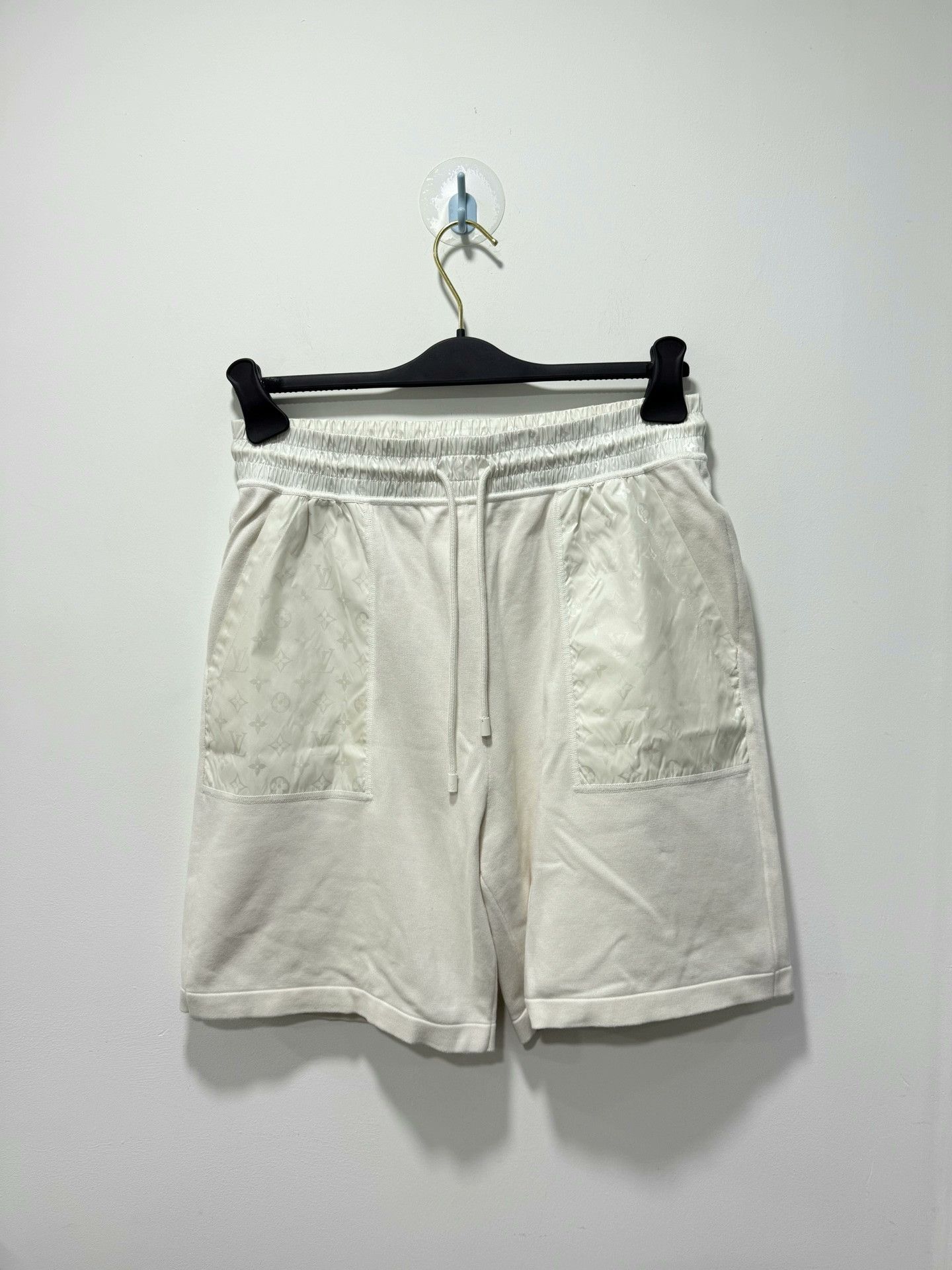 Louis Vuitton Louis Vuitton FW25 White Pocket Print Shorts Size US 30 / EU 46 - 1 Thumbnail