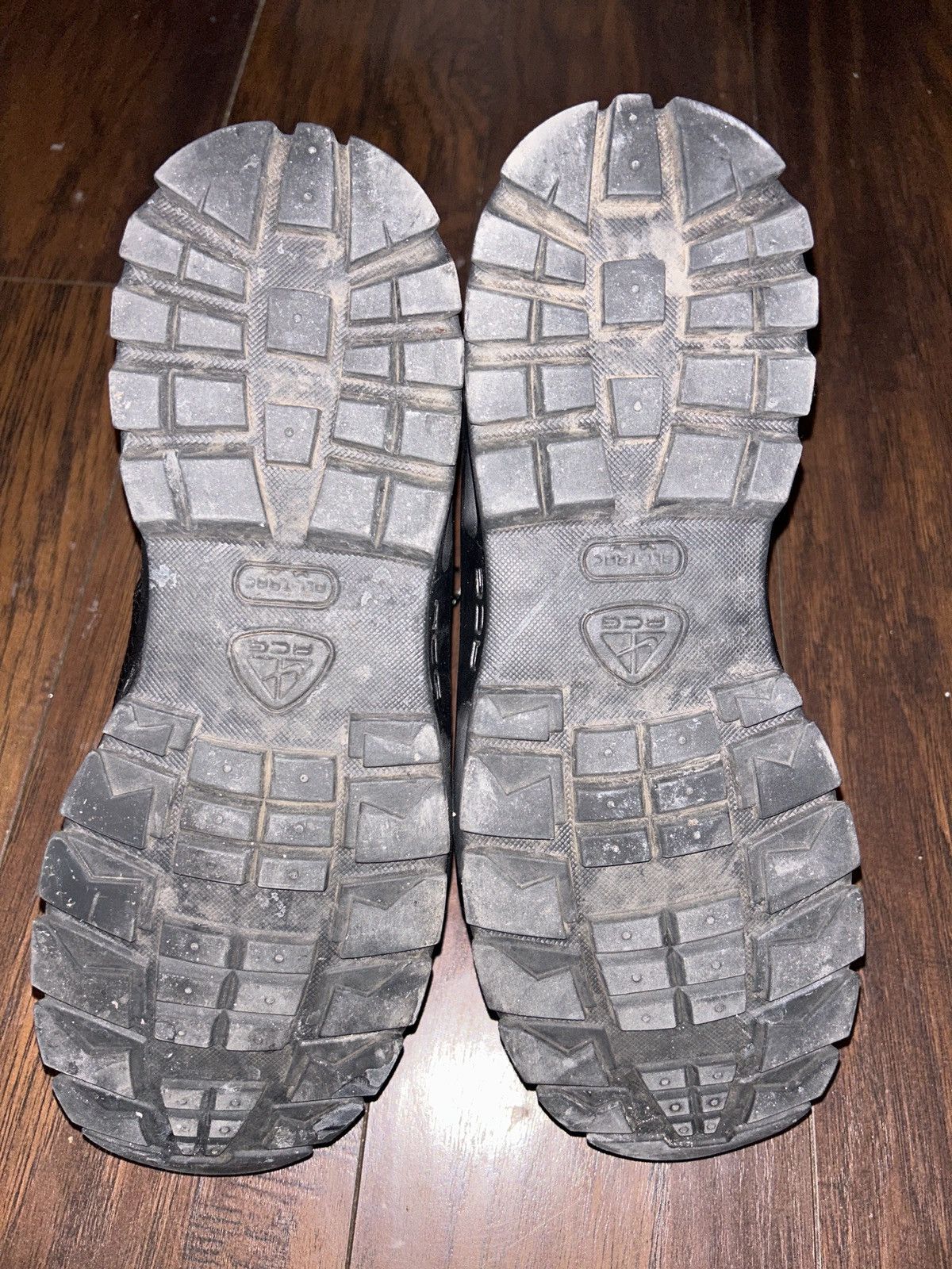 Nike × Supreme Supreme x Nike Air Goadome Size US 11 / EU 44 - 5 Thumbnail