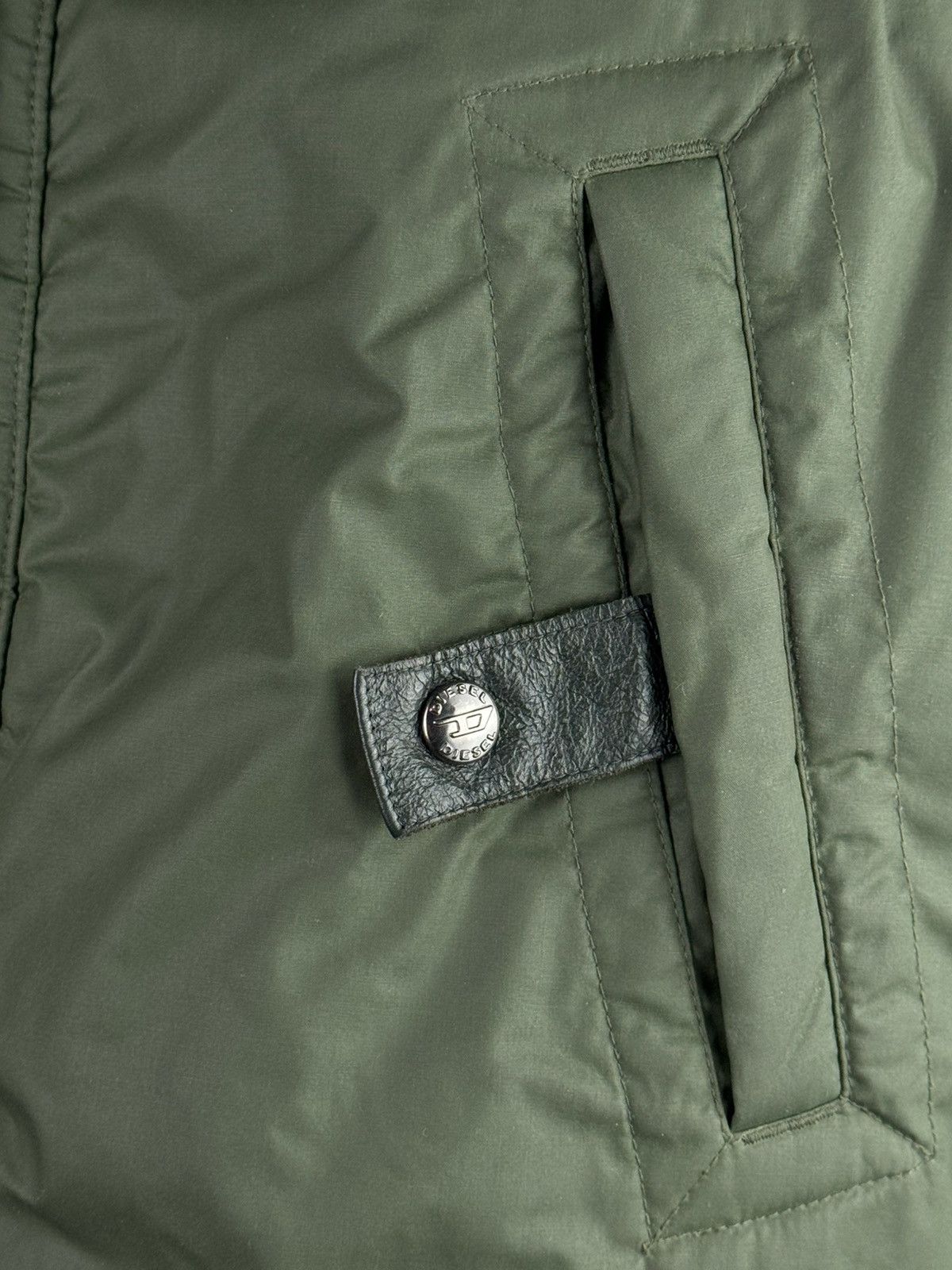 Diesel Vintage Y2K Diesel Military Down Jacket Khaki Size US L / EU 52-54 / 3 - 7 Thumbnail